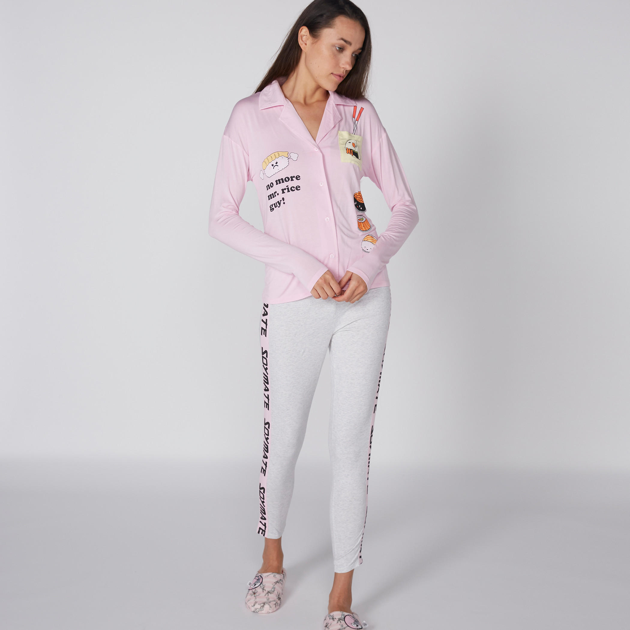 طقم بنطال بيجاما طويل وتيشيرت بطبعات-women-clothing-nightwear-pyjamas-longsets-image-2