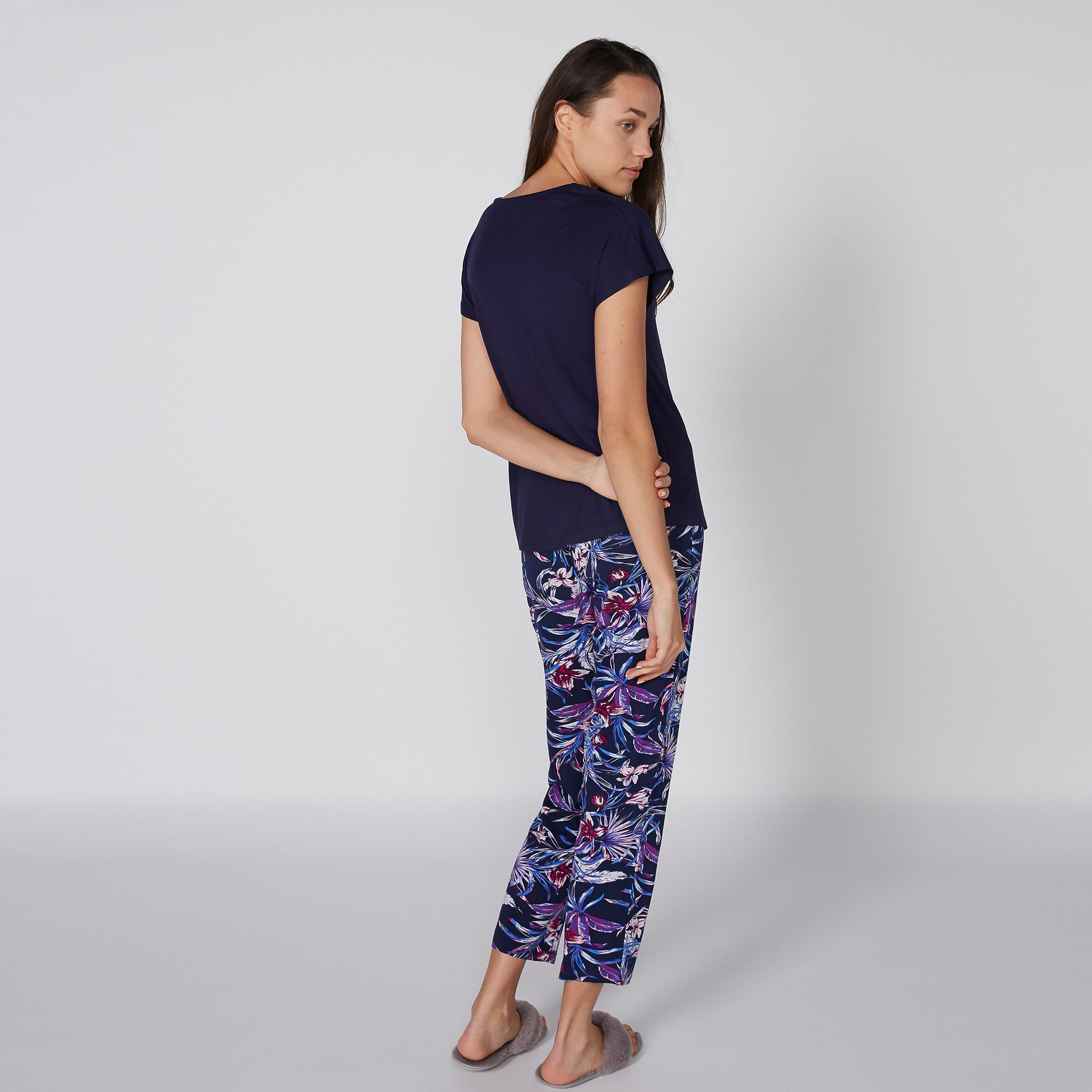 طقم بنطال بيجاما وتيشيرت بأكمام كاب-women-clothing-nightwear-pyjamas-longsets-image-3