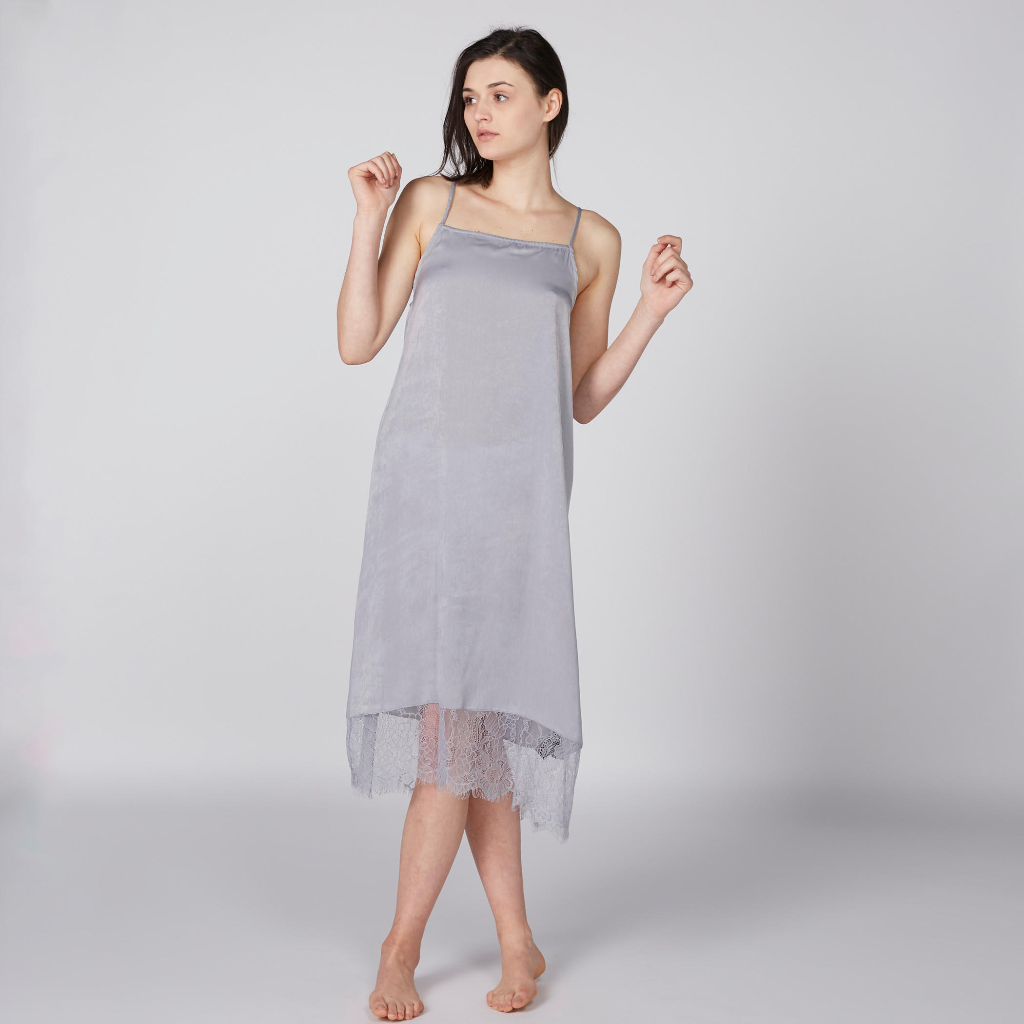 فستان نوم بحمّالات رفيعة وتفاصيل دانتيل-women-clothing-nightwear-nighties-image-2
