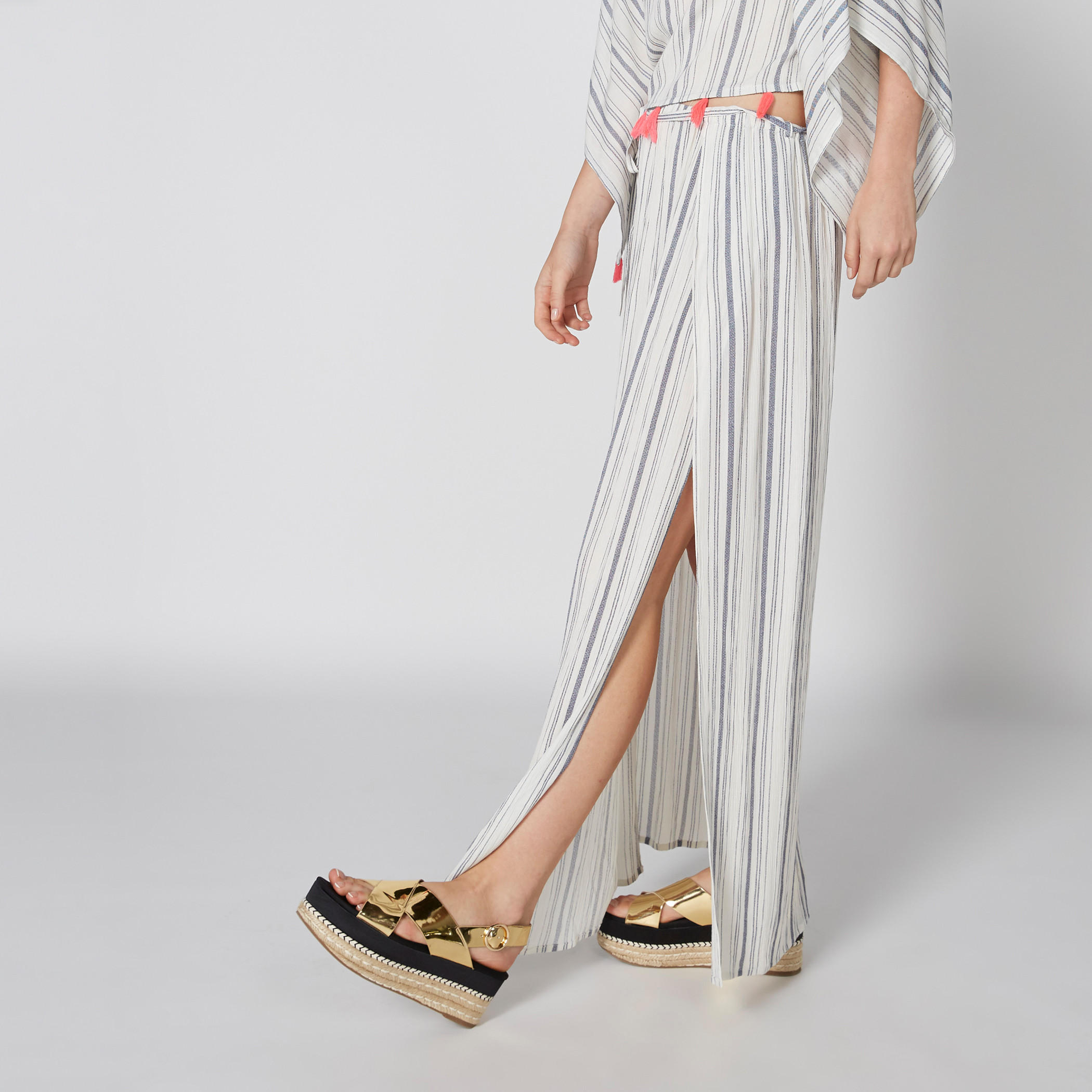 تنورة ماكسي مقلمة بفتحة جانبية ورباط-women-clothing-bottoms-skirts-image-4