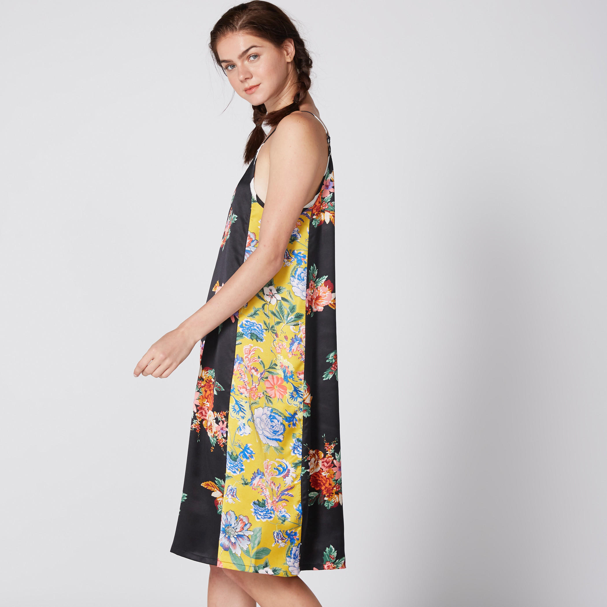 قميص نوم بطبعات وحمّالات رفيعة-women-clothing-nightwear-nighties-image-2