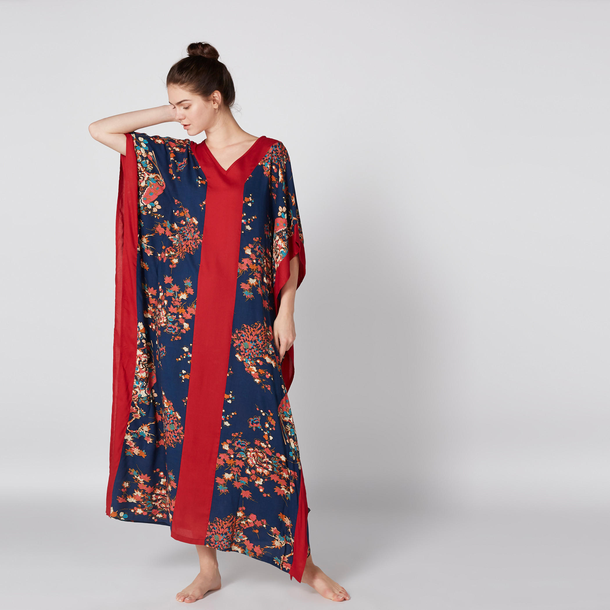 قميص نوم طويل بياقة V وطبعات-women-clothing-nightwear-nighties-image-1