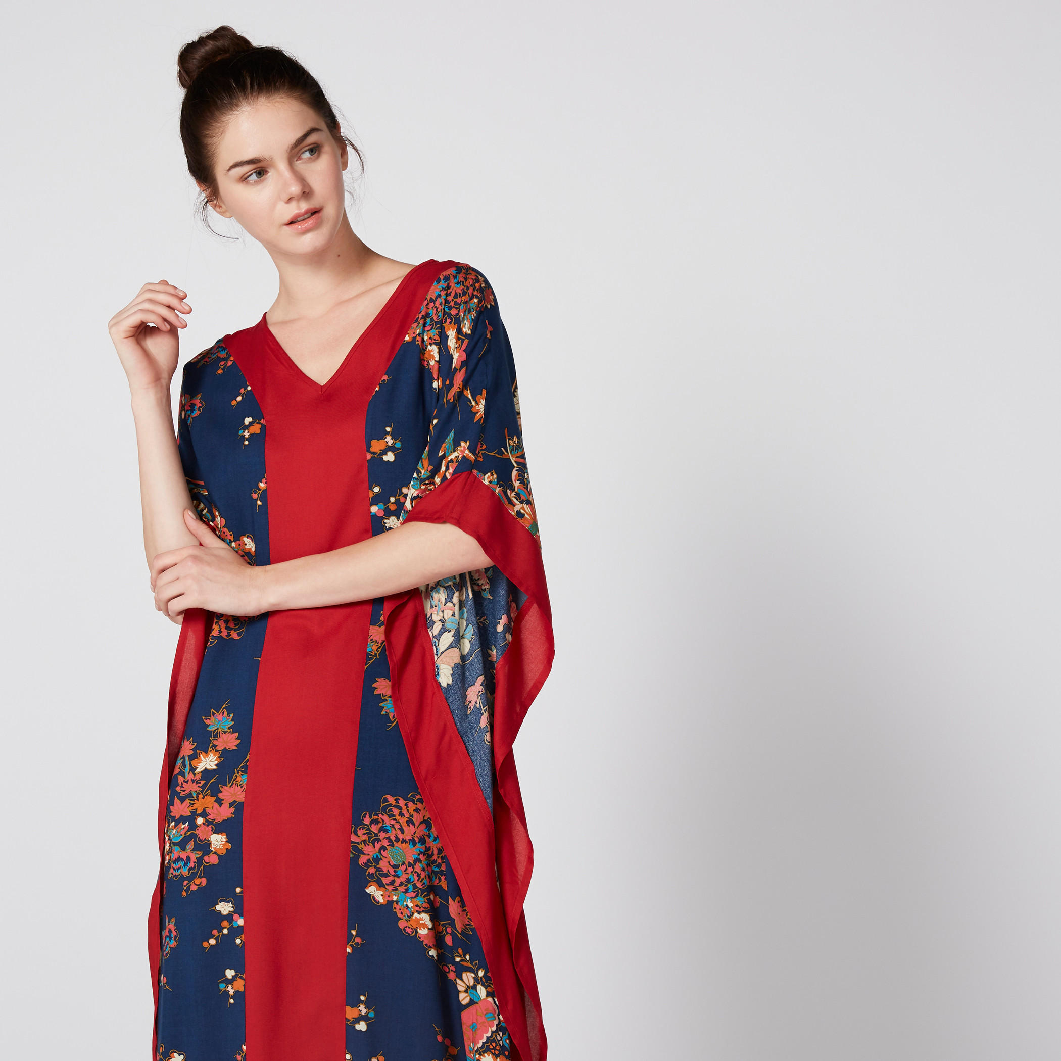 قميص نوم طويل بياقة V وطبعات-women-clothing-nightwear-nighties-image-2