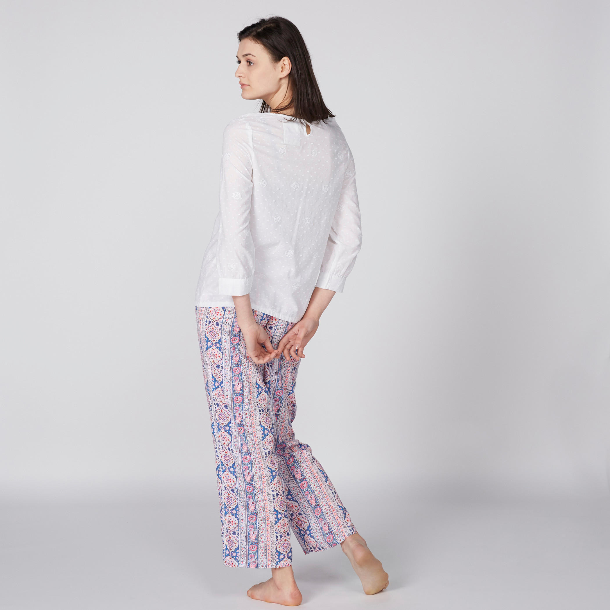 طقم بنطال بيجاما بطبعات وبلوزة مطرّزة بياقة قارب-women-clothing-nightwear-pyjamas-longsets-image-3