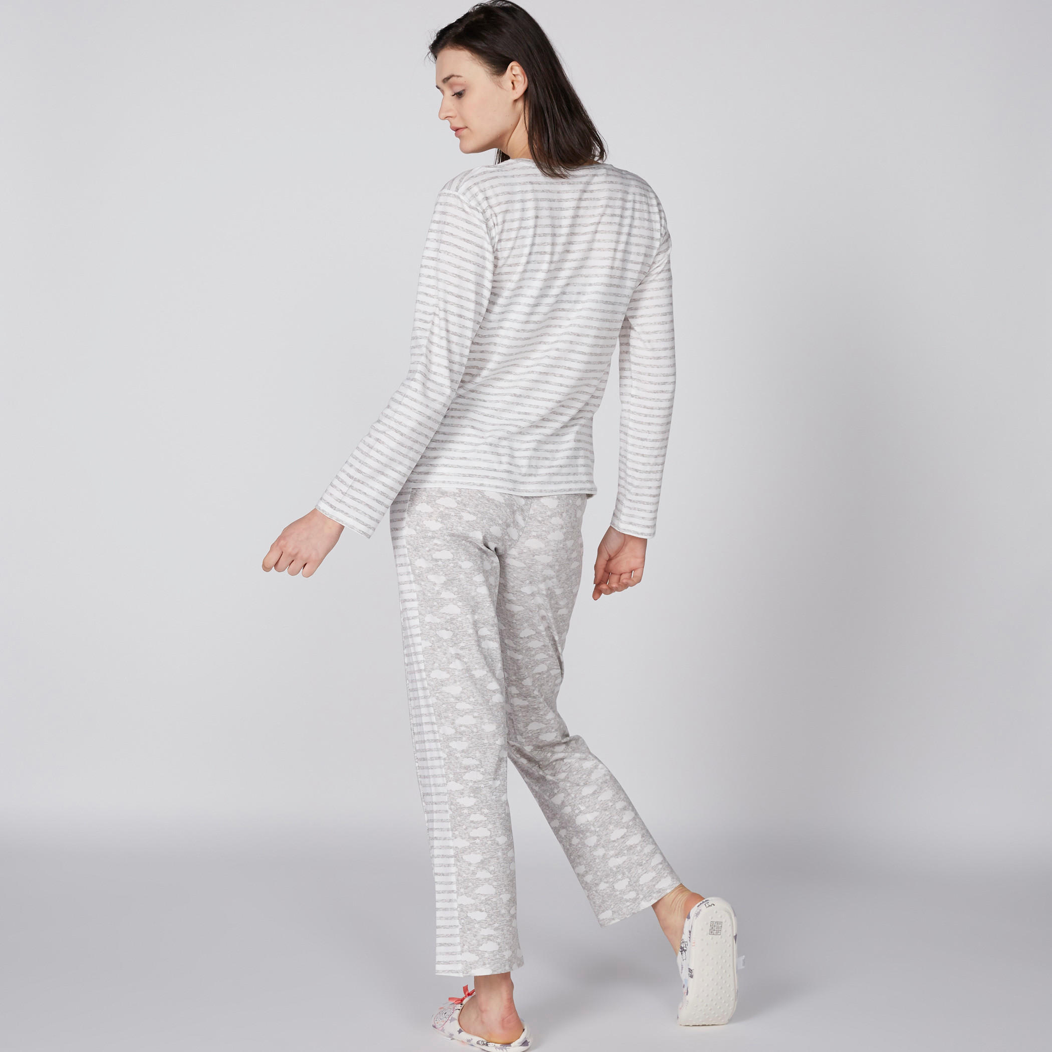 طقم بنطال بيجاما وتيشيرت بأكمام طويلة وطبعات-women-clothing-nightwear-pyjamas-longsets-image-1