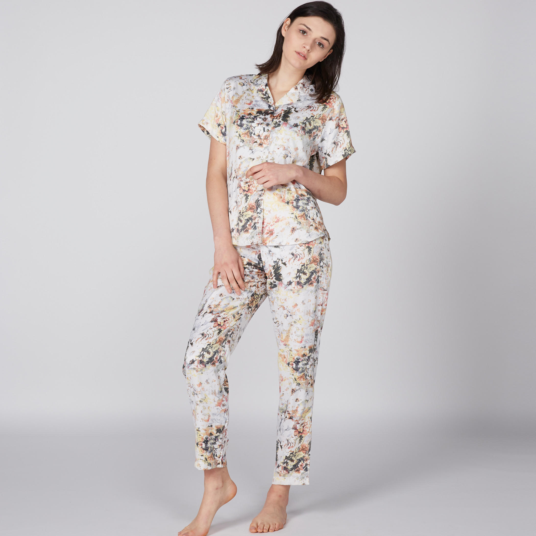 طقم بنطال بيجاما وقميص بأكمام قصيرة وطبعات-women-clothing-nightwear-pyjamas-longsets-image-1