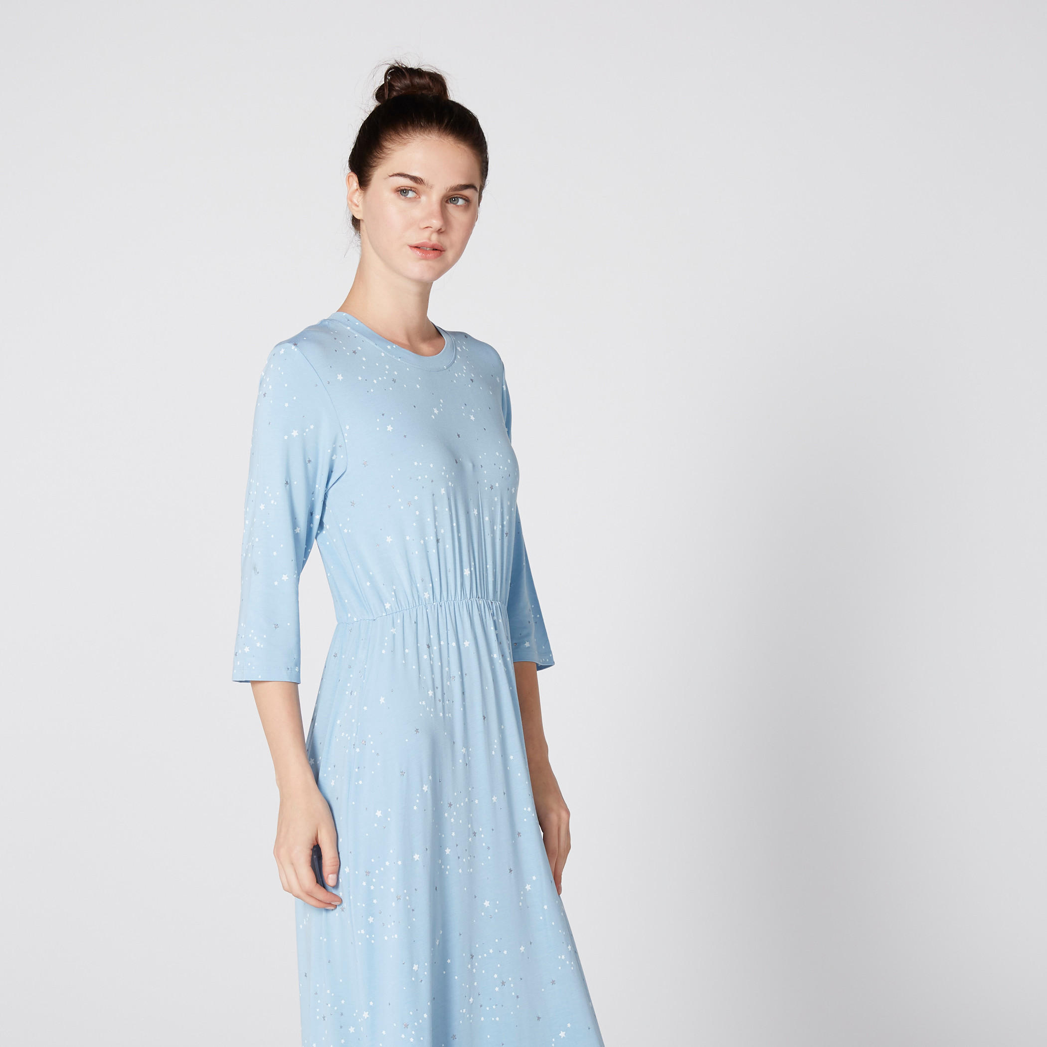 قميص نوم طويل بياقة مستديرة وأكمام 3/4 وطبعات-women-clothing-nightwear-nighties-image-2