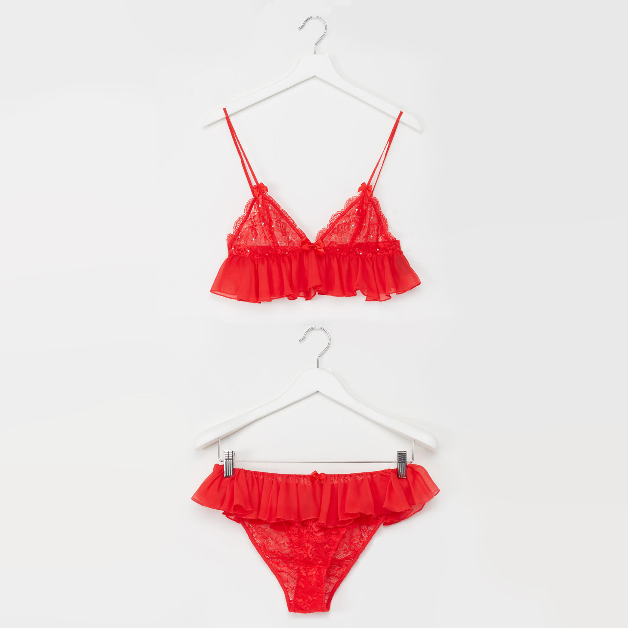 طقم بيكيني بتفاصيل دانتيل وكشكش-women-clothing-lingerie-lingeriesets-image-1
