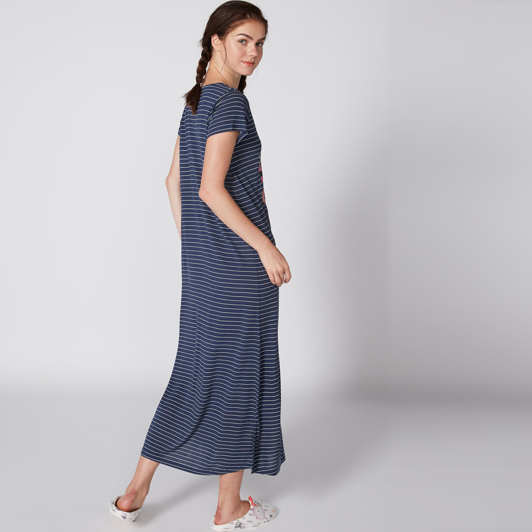 قميص نوم بياقة مستديرة وأكمام قصيرة وطبعات-women-clothing-nightwear-nighties-image-3