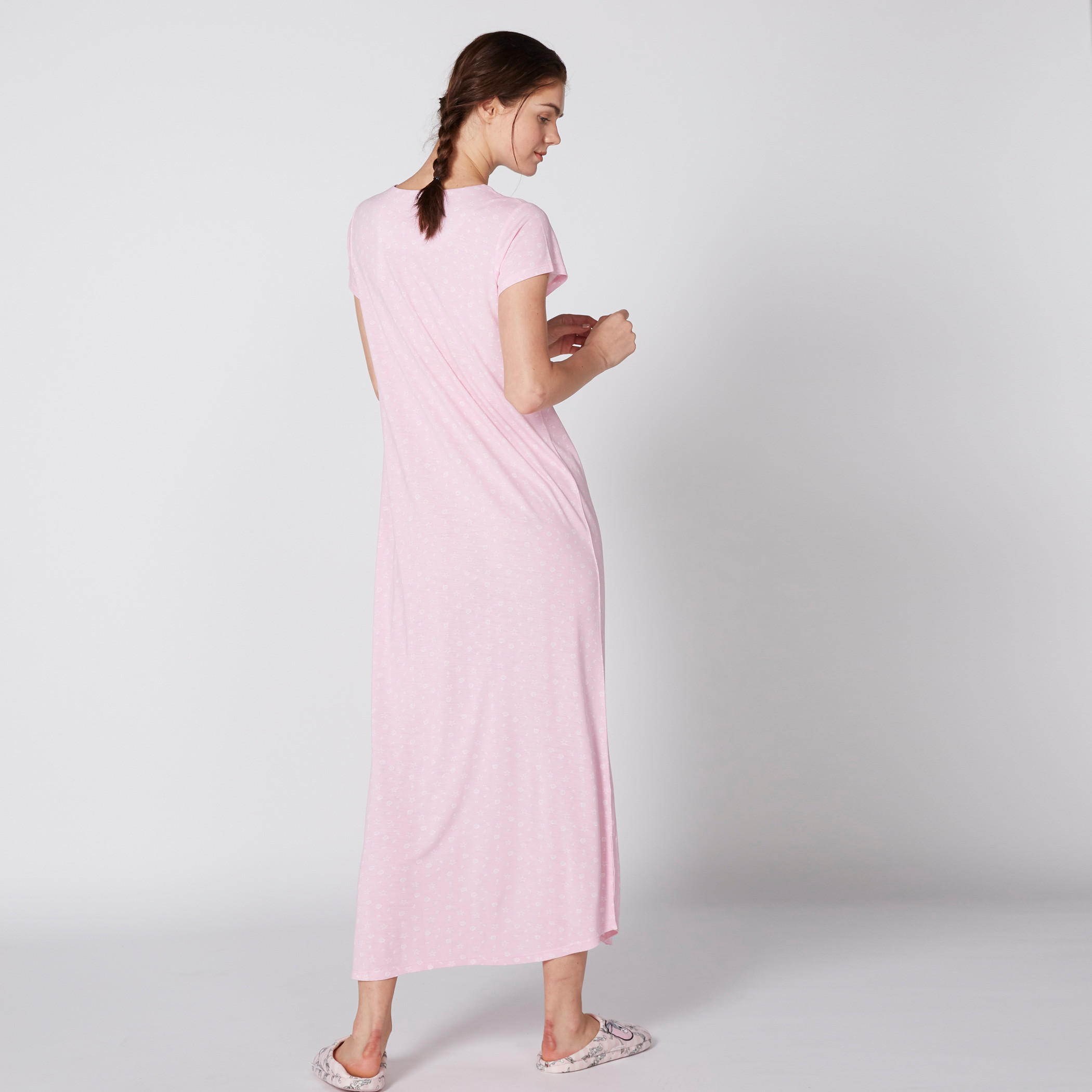 قميص نوم بياقة مستديرة وأكمام قصيرة وطبعات-women-clothing-nightwear-nighties-image-2