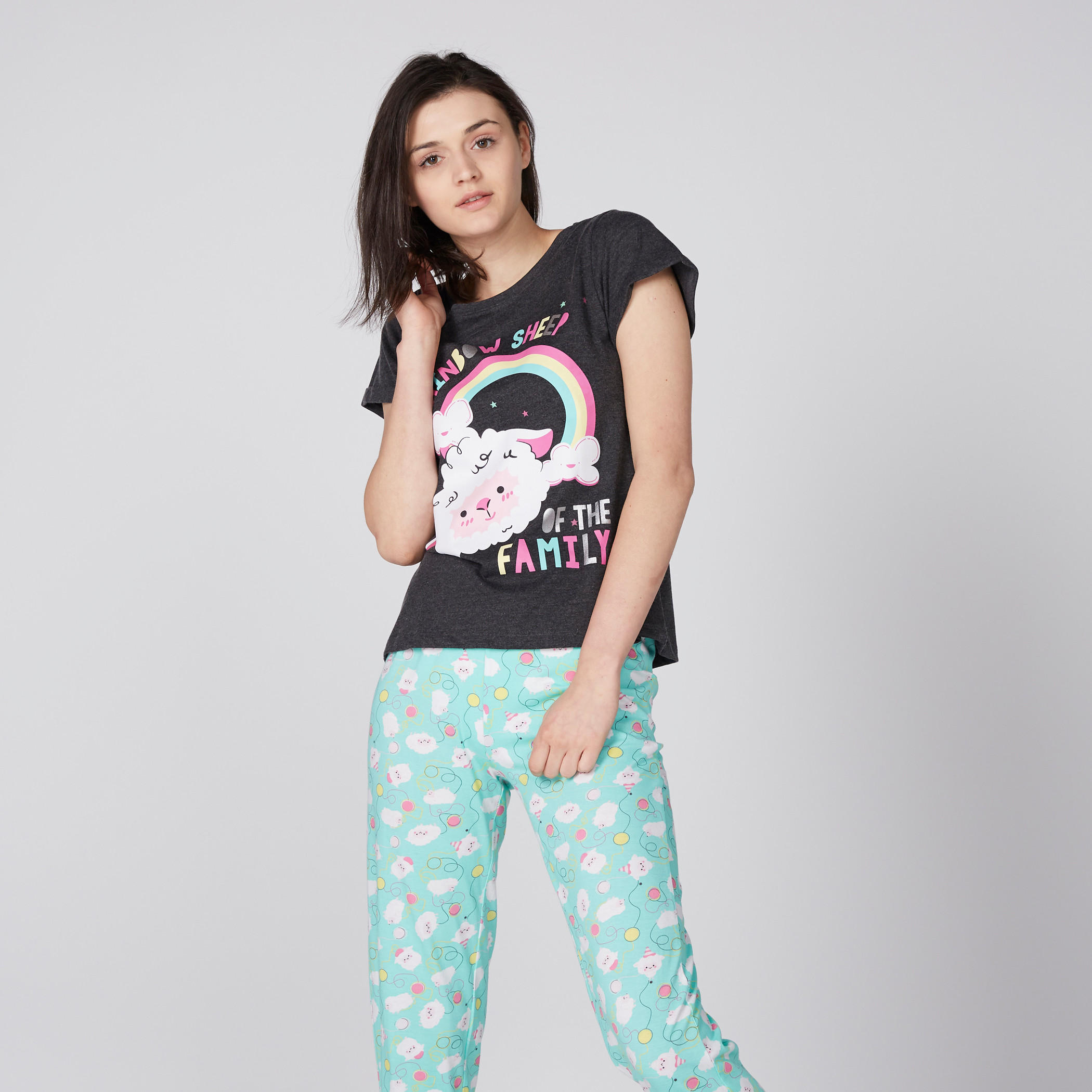 طقم بنطال بيجاما وتيشيرت بطبعات-women-clothing-nightwear-pyjamas-longsets-image-1