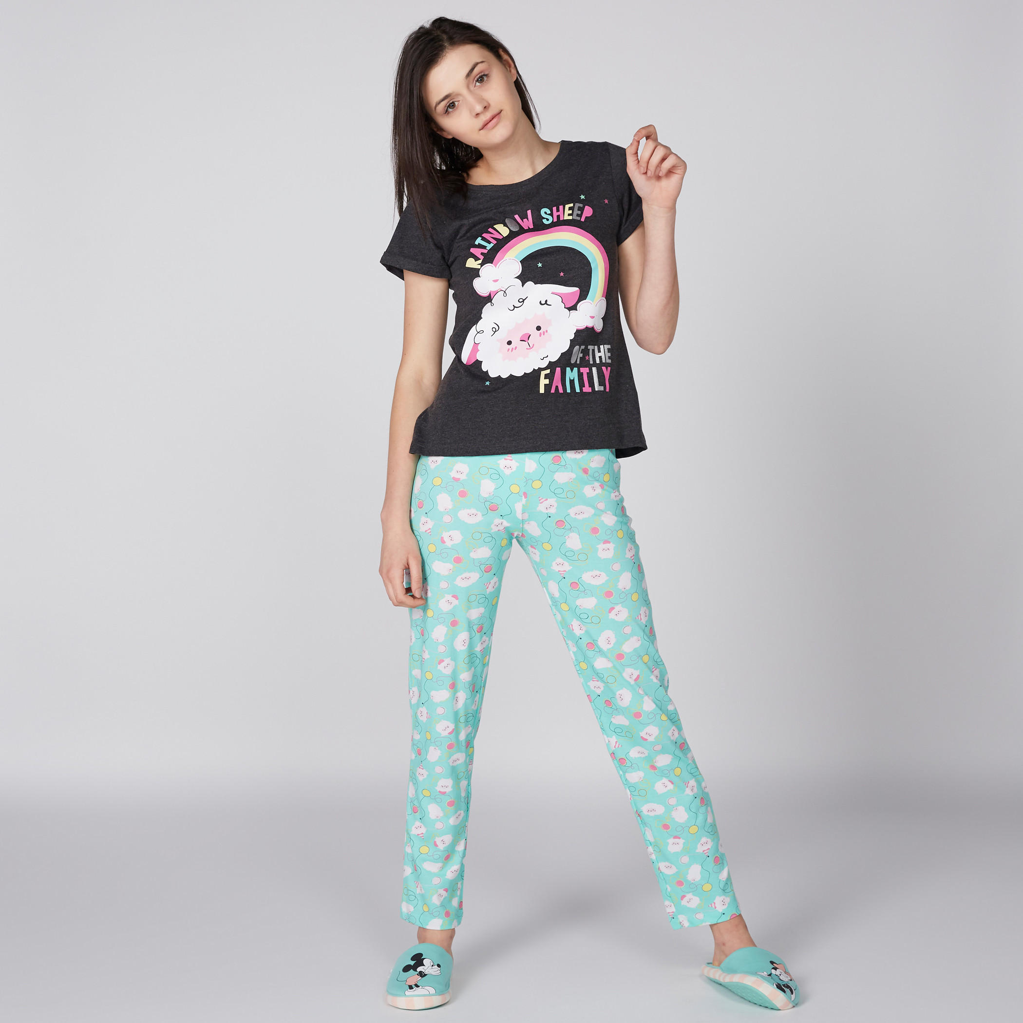 طقم بنطال بيجاما وتيشيرت بطبعات-women-clothing-nightwear-pyjamas-longsets-image-2