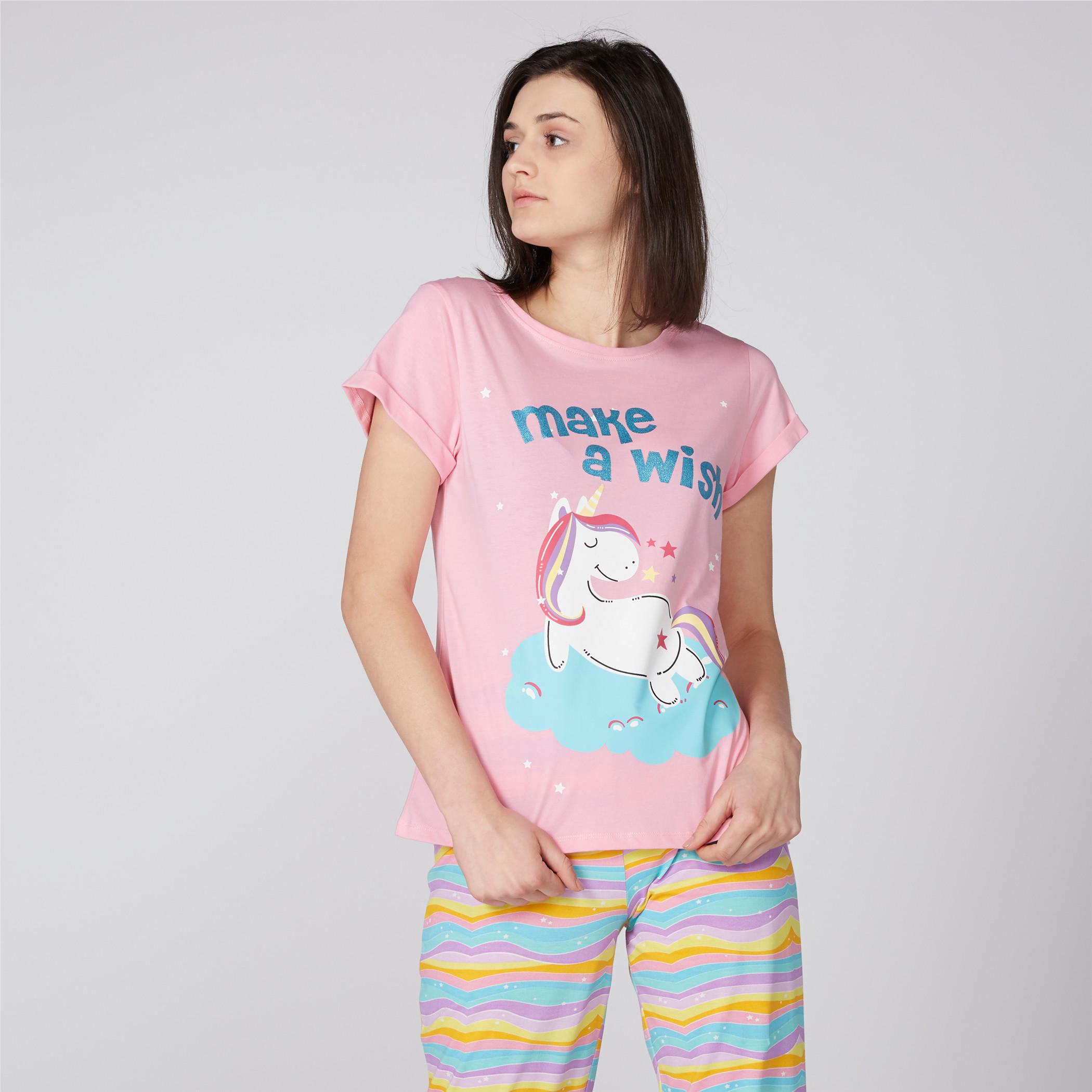 طقم بنطال بيجاما وتيشيرت بطبعات-women-clothing-nightwear-pyjamas-longsets-image-2