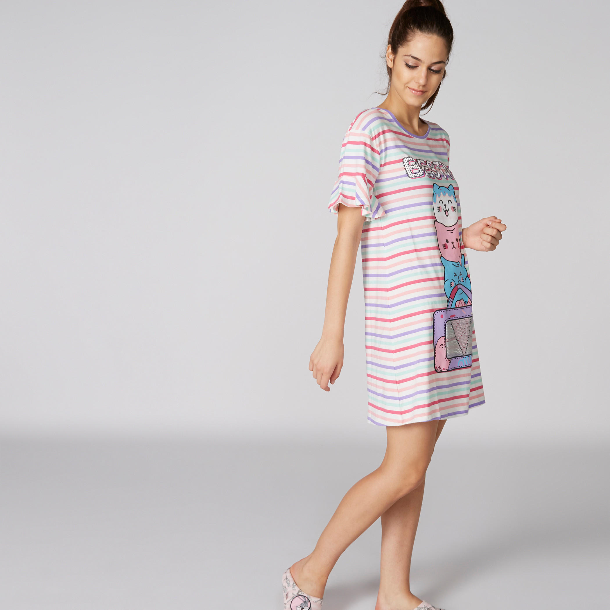 قميص نوم بياقة مستديرة وأكمام كشكش وطبعات-women-clothing-nightwear-pyjamas-tops-image-1