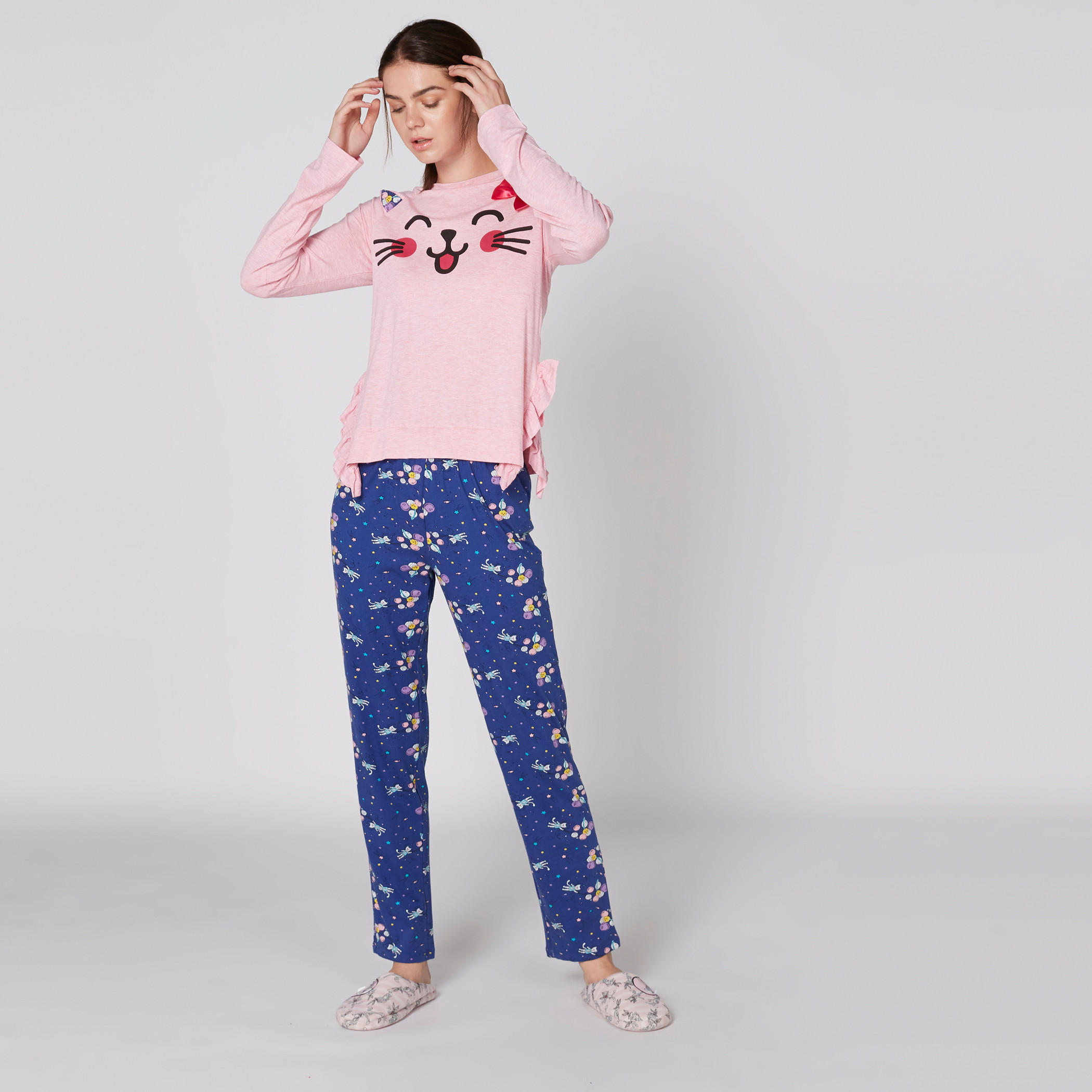 طقم بنطال بيجاما وبلوزة بأكمام طويلة وطبعات-women-clothing-nightwear-pyjamas-longsets-image-1