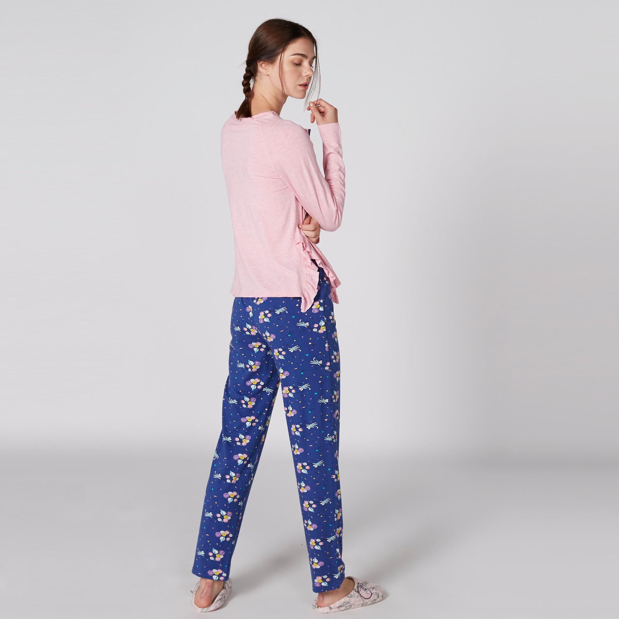 طقم بنطال بيجاما وبلوزة بأكمام طويلة وطبعات-women-clothing-nightwear-pyjamas-longsets-image-2