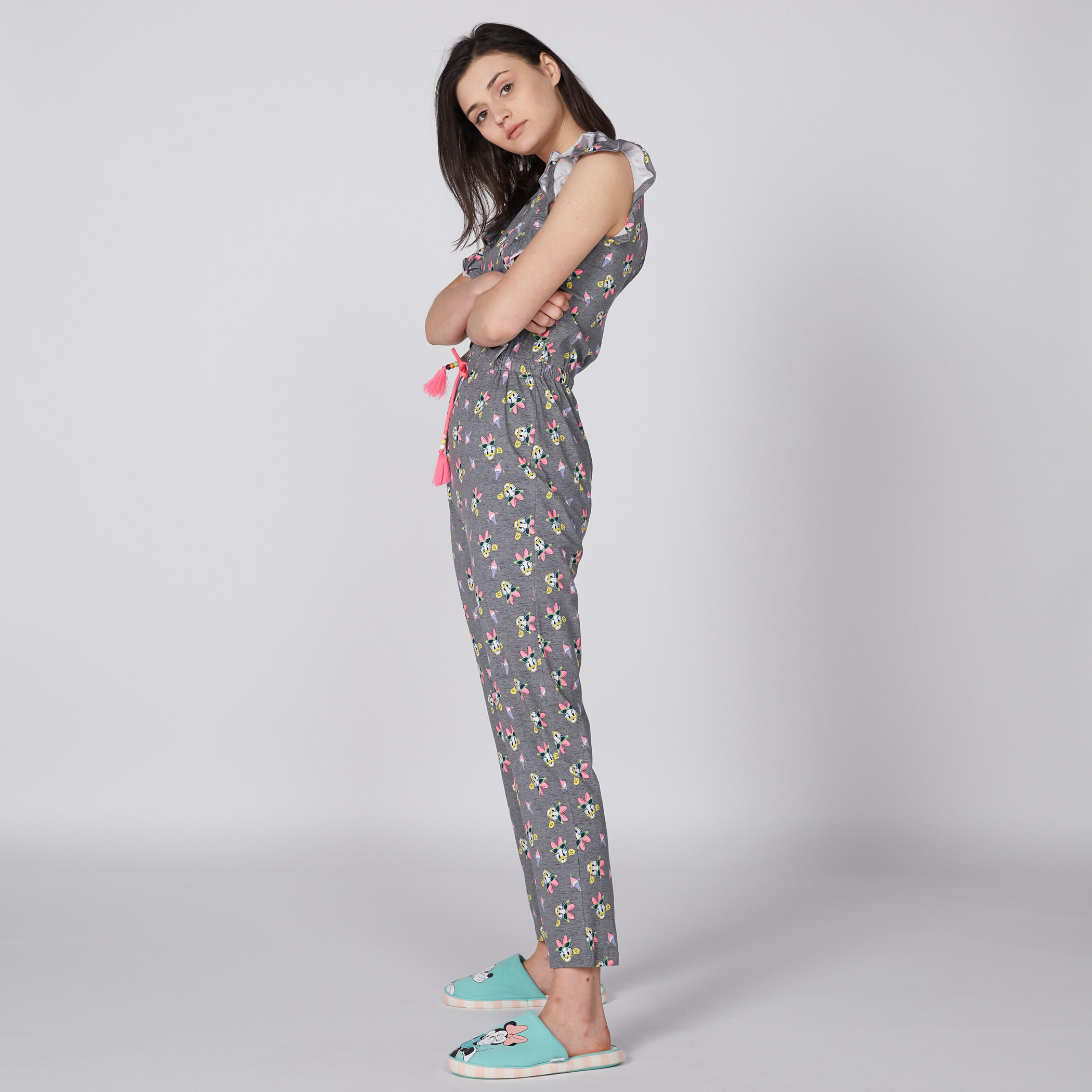 أفرول بياقة مستديرة وتفاصيل كشكش وطبعات دايزي داك-women-clothing-nightwear-nighties-image-2