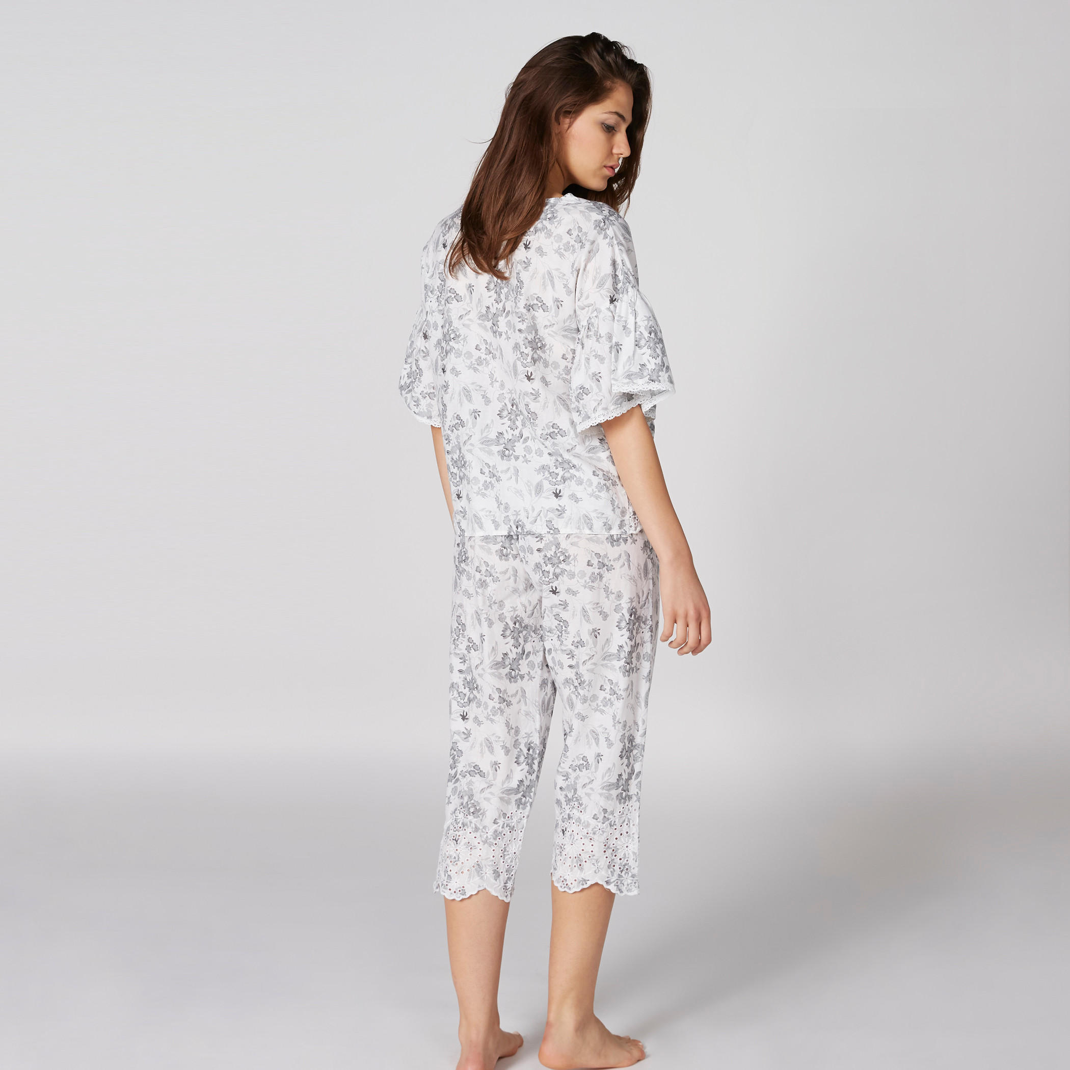 طقم بنطال كابري وبلوزة ليلية بطبعات أزهار-women-clothing-nightwear-pyjamas-longsets-image-2
