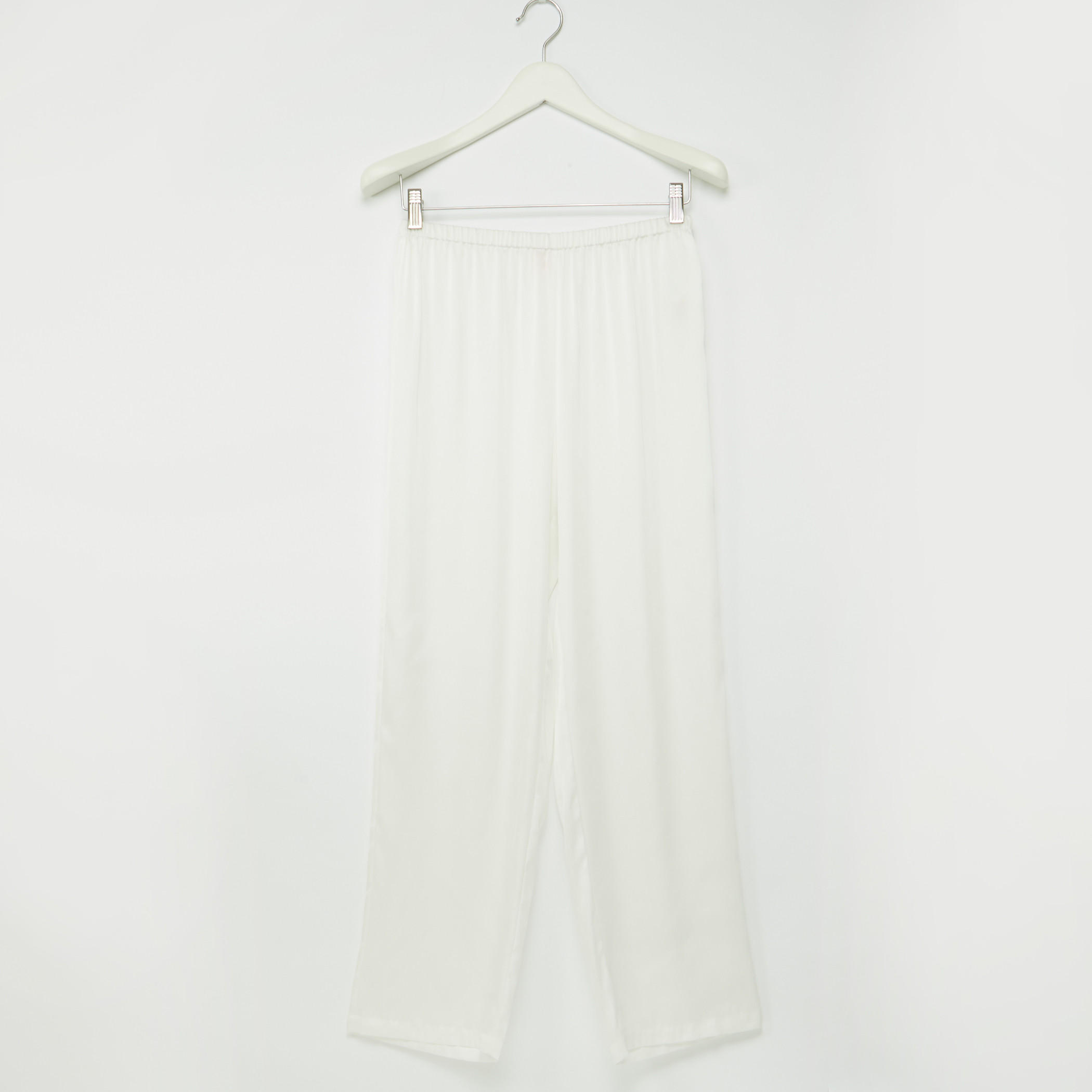 طقم بنطال بيجاما وبلوزة بياقة V وتفاصيل دانتيل-women-clothing-nightwear-pyjamas-longsets-image-4