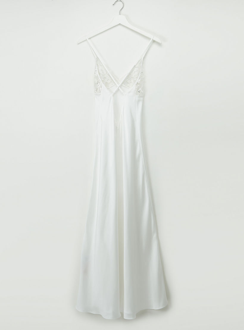 قميص نوم بياقة V وتفاصيل دانتيل-women-clothing-nightwear-nighties-image-2