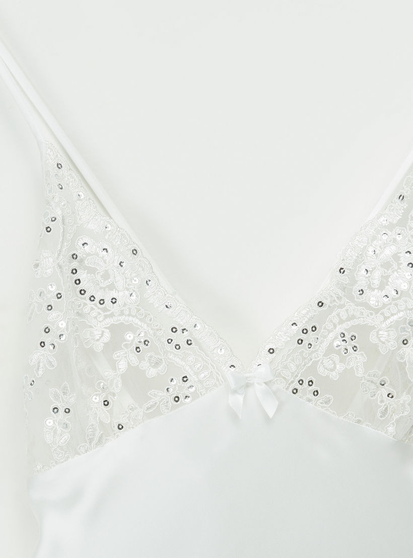 قميص نوم بياقة V وتفاصيل دانتيل-women-clothing-nightwear-nighties-image-3