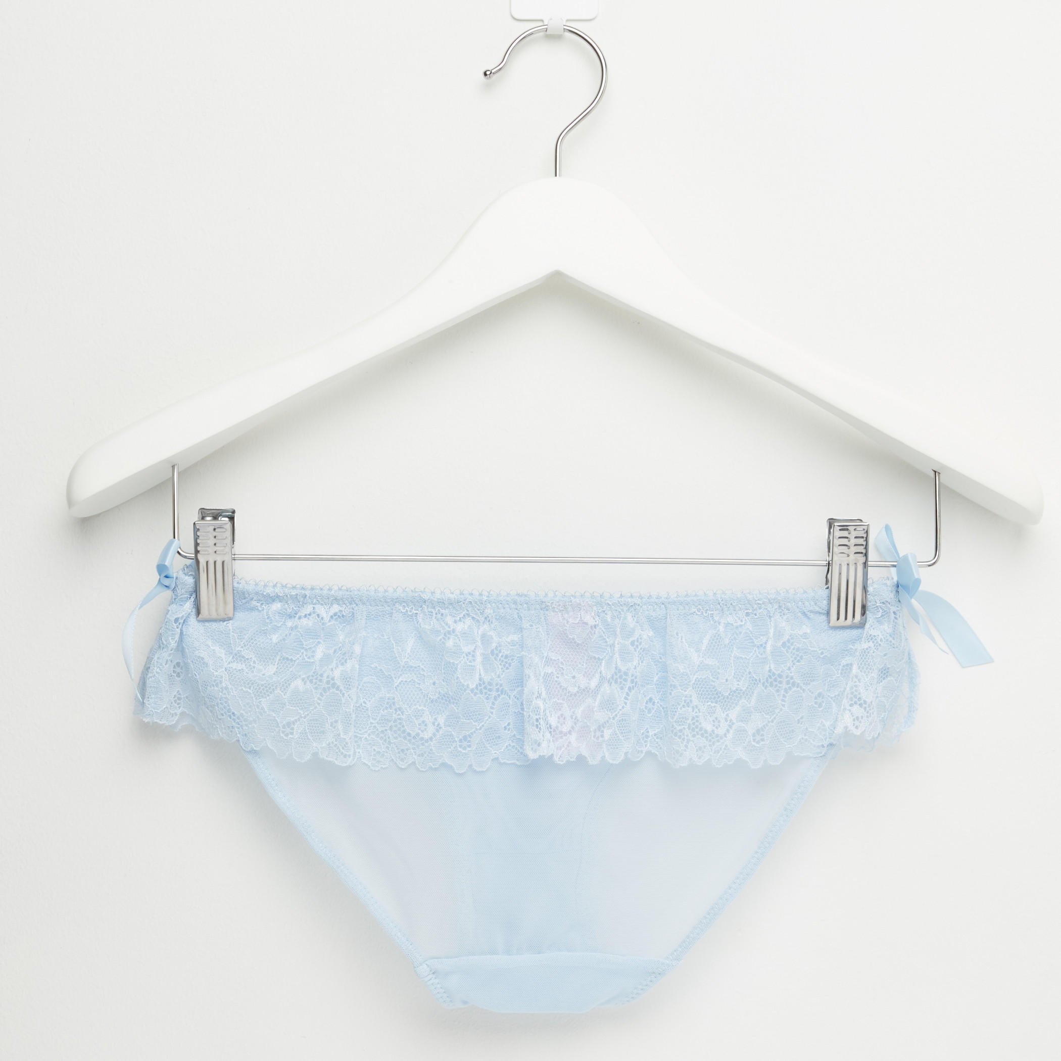 طقم سراويل داخلية وصدريّة مبطّنة بتفاصيل دانتيل-women-clothing-lingerie-lingeriesets-image-5