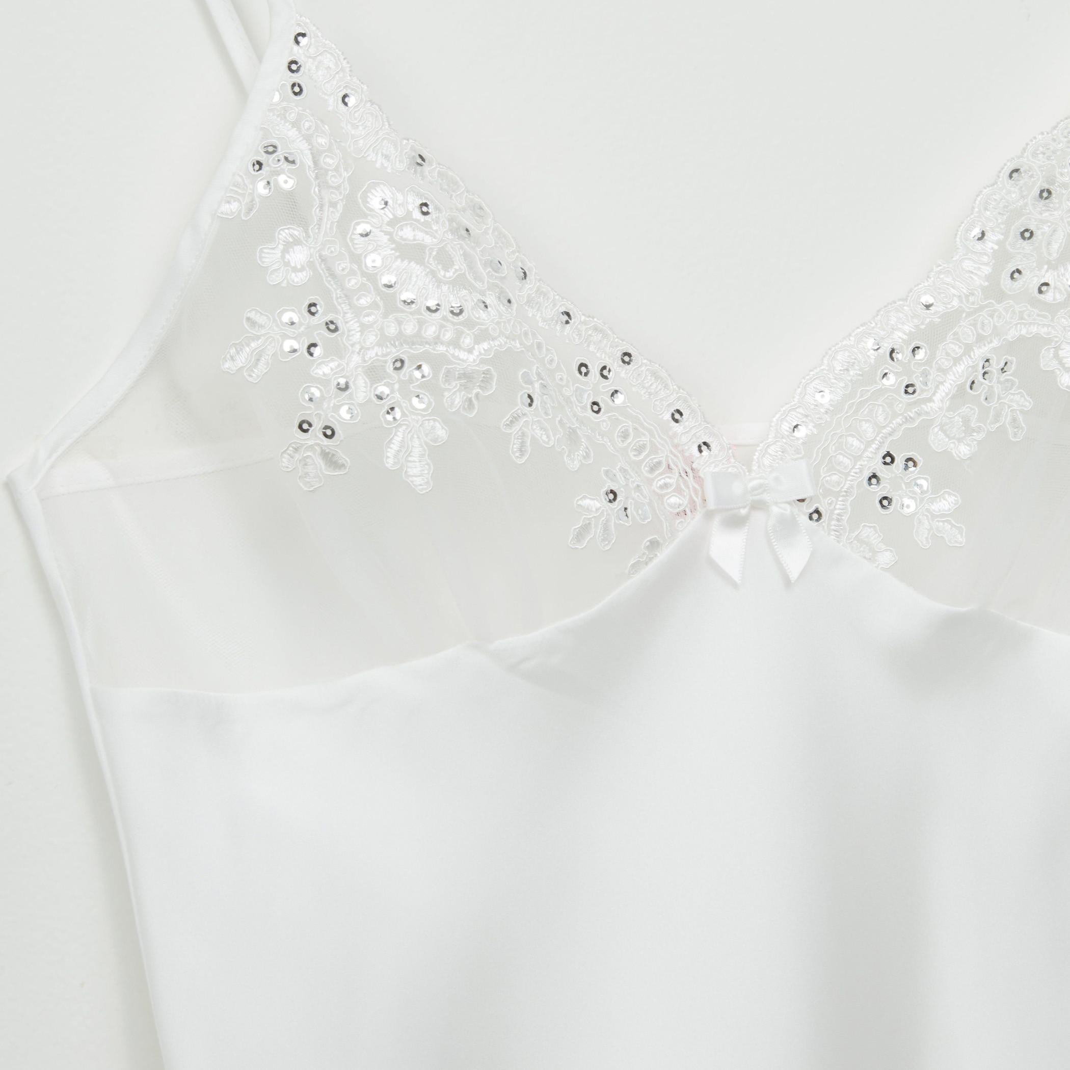 فستان بيبي دول مزيّن بحمّالات رفيعة وتفاصيل دانتيل-women-clothing-nightwear-nighties-image-3