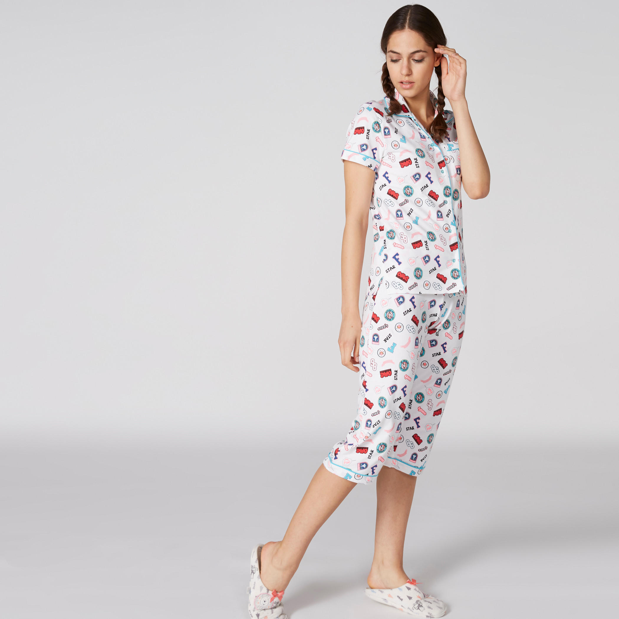 طقم بنطال كابري وقميص بطبعات-women-clothing-nightwear-pyjamas-longsets-image-3