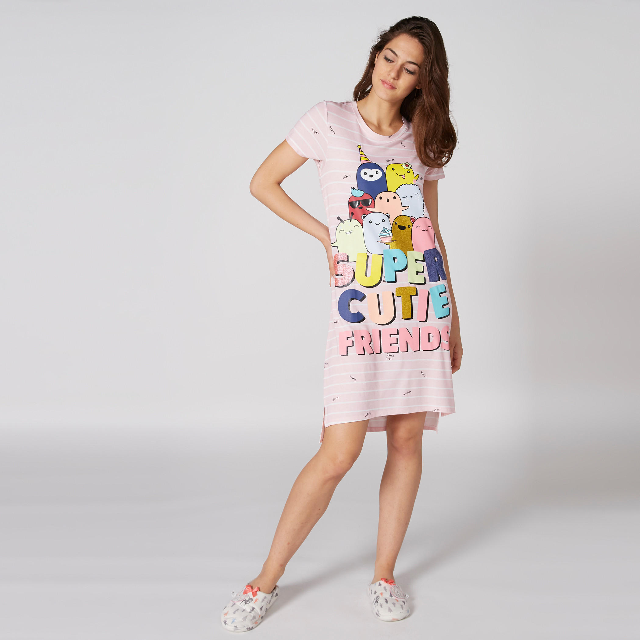قميص نوم بياقة مستديرة وأكمام قصيرة وطبعات-women-clothing-nightwear-nighties-image-1