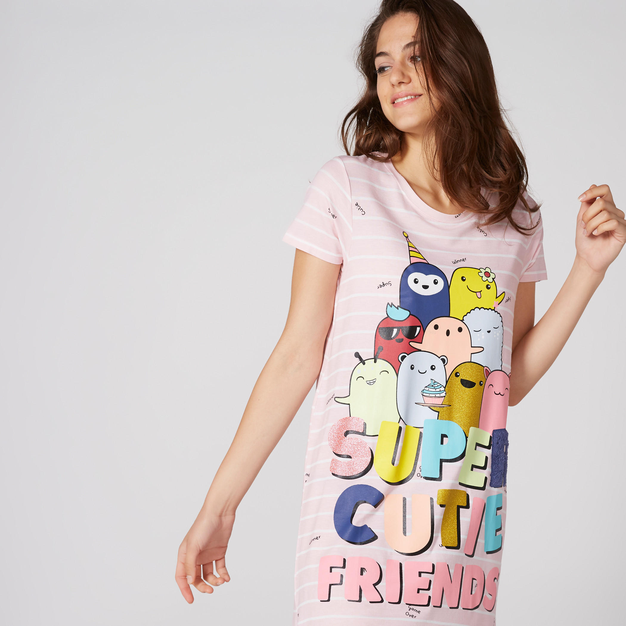 قميص نوم بياقة مستديرة وأكمام قصيرة وطبعات-women-clothing-nightwear-nighties-image-3