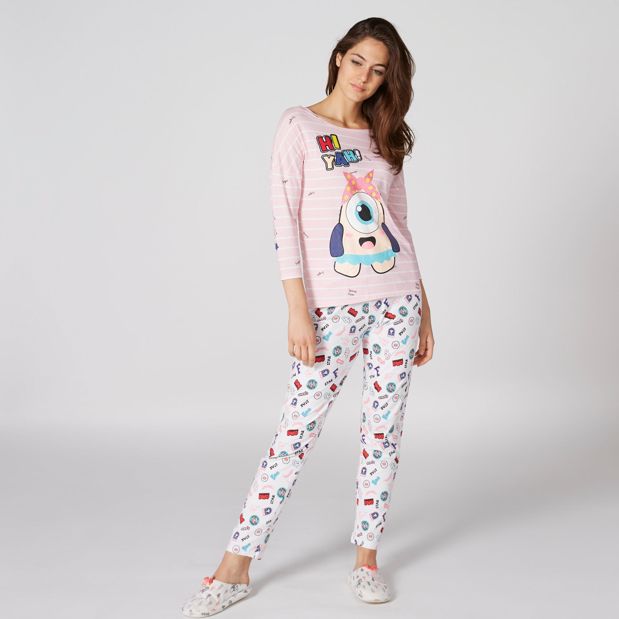 طقم بنطال بيجاما وتيشيرت بطبعات-women-clothing-nightwear-pyjamas-longsets-image-1