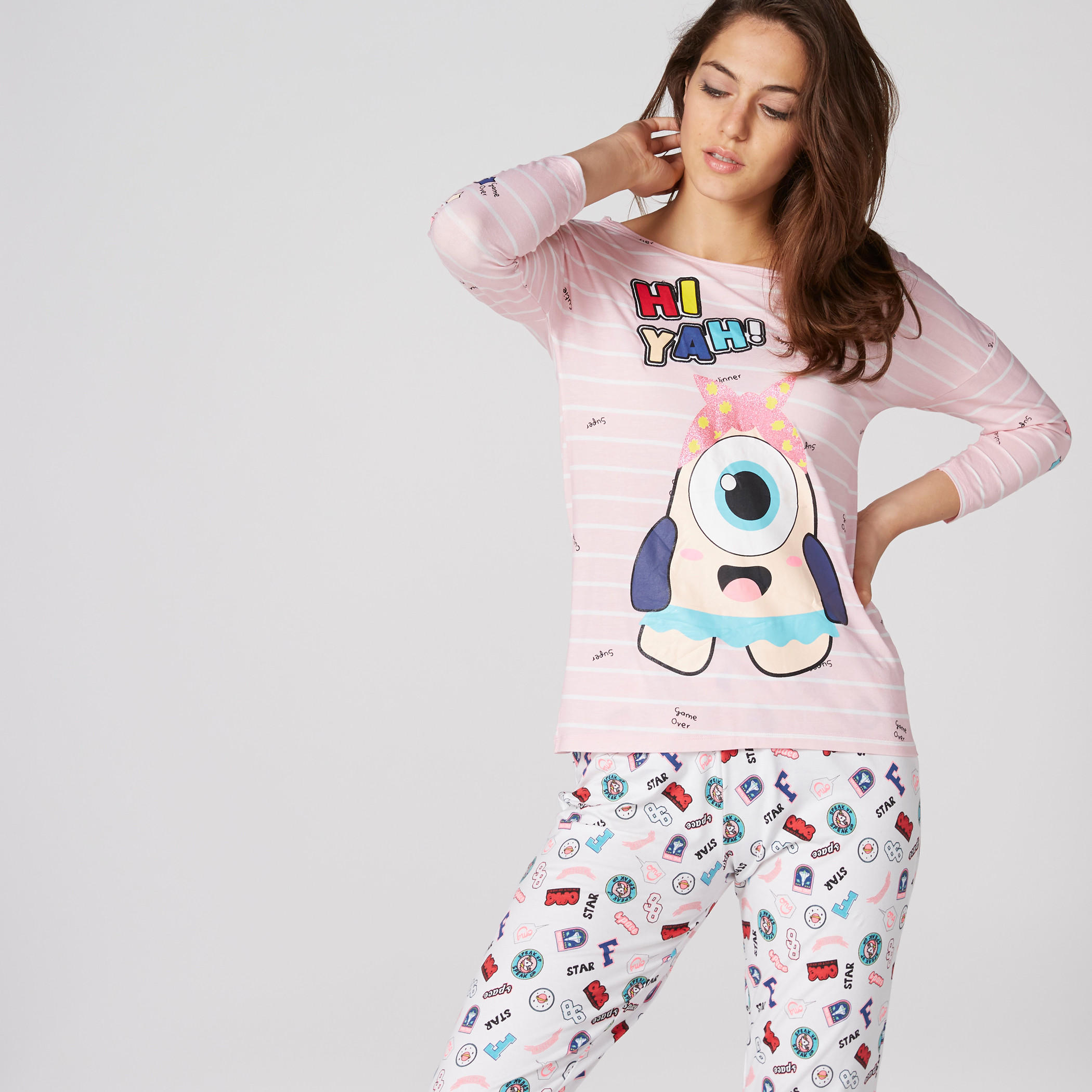طقم بنطال بيجاما وتيشيرت بطبعات-women-clothing-nightwear-pyjamas-longsets-image-3