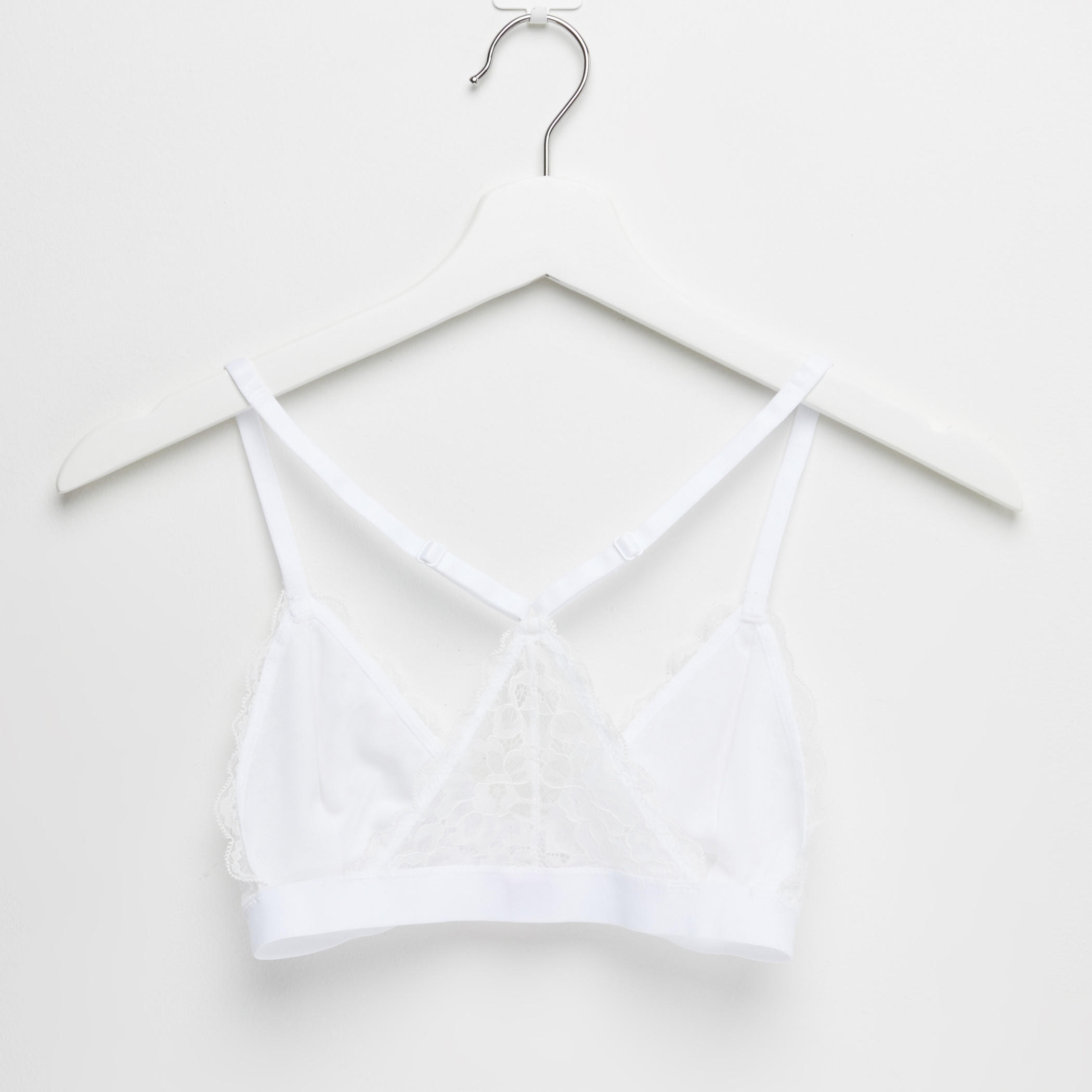 صدريّة تيشيرت بحمّالات قابلة للتعديل وتفاصيل دانتيل - طقم من قطعتين-women-clothing-lingerie-bras-image-5