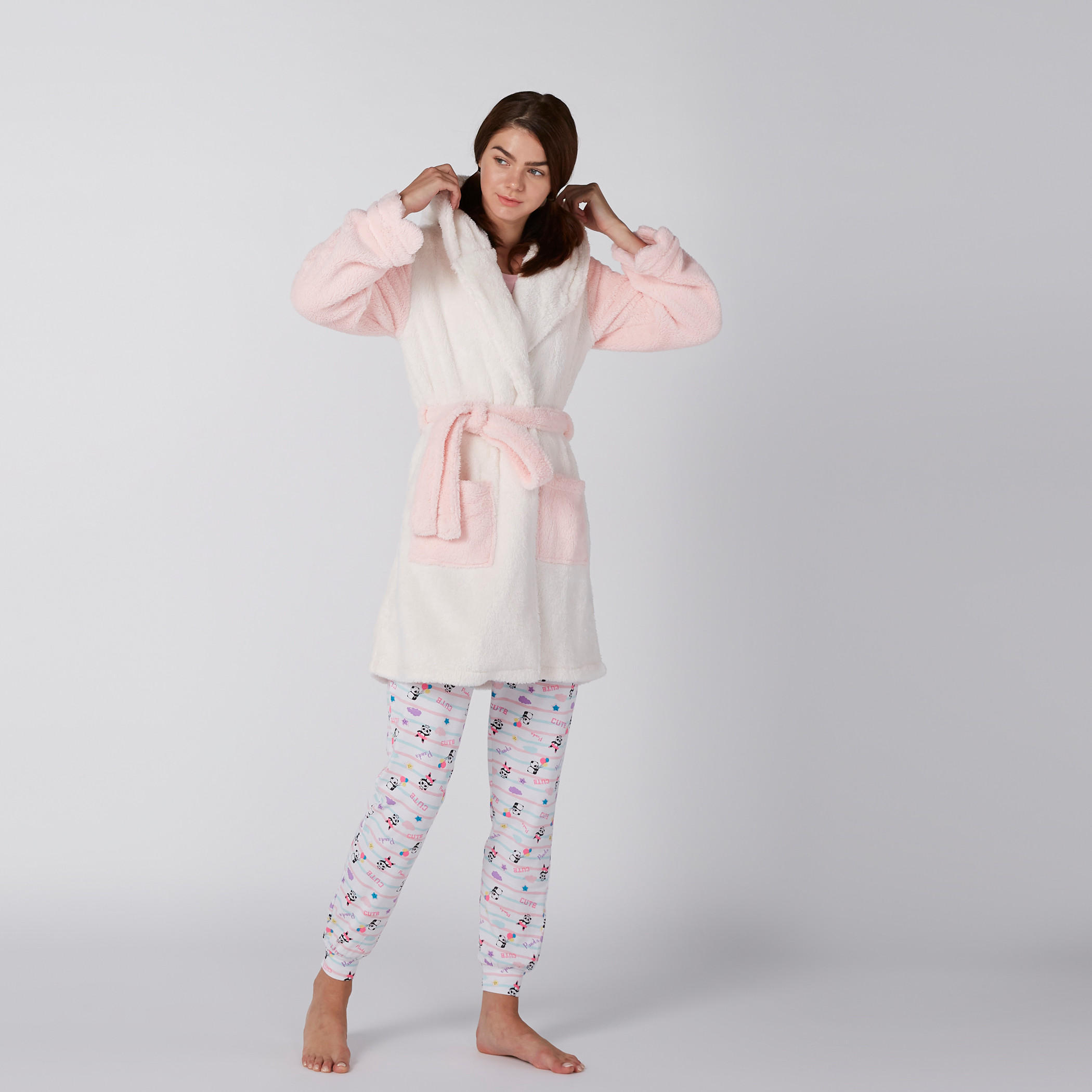 روب حمام قطيفة بجيوب وقبعة-women-clothing-nightwear-robes-image-2