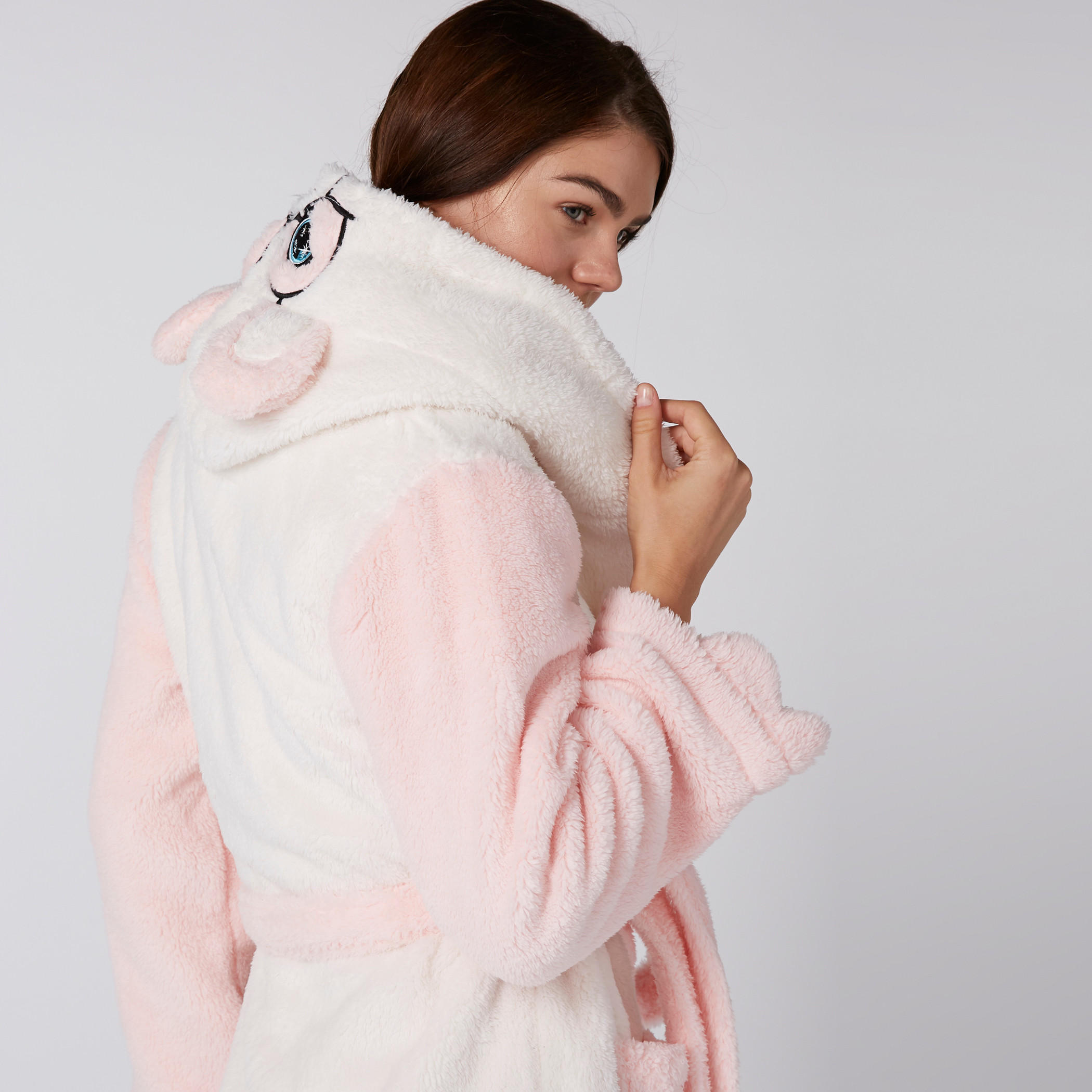 روب حمام قطيفة بجيوب وقبعة-women-clothing-nightwear-robes-image-6