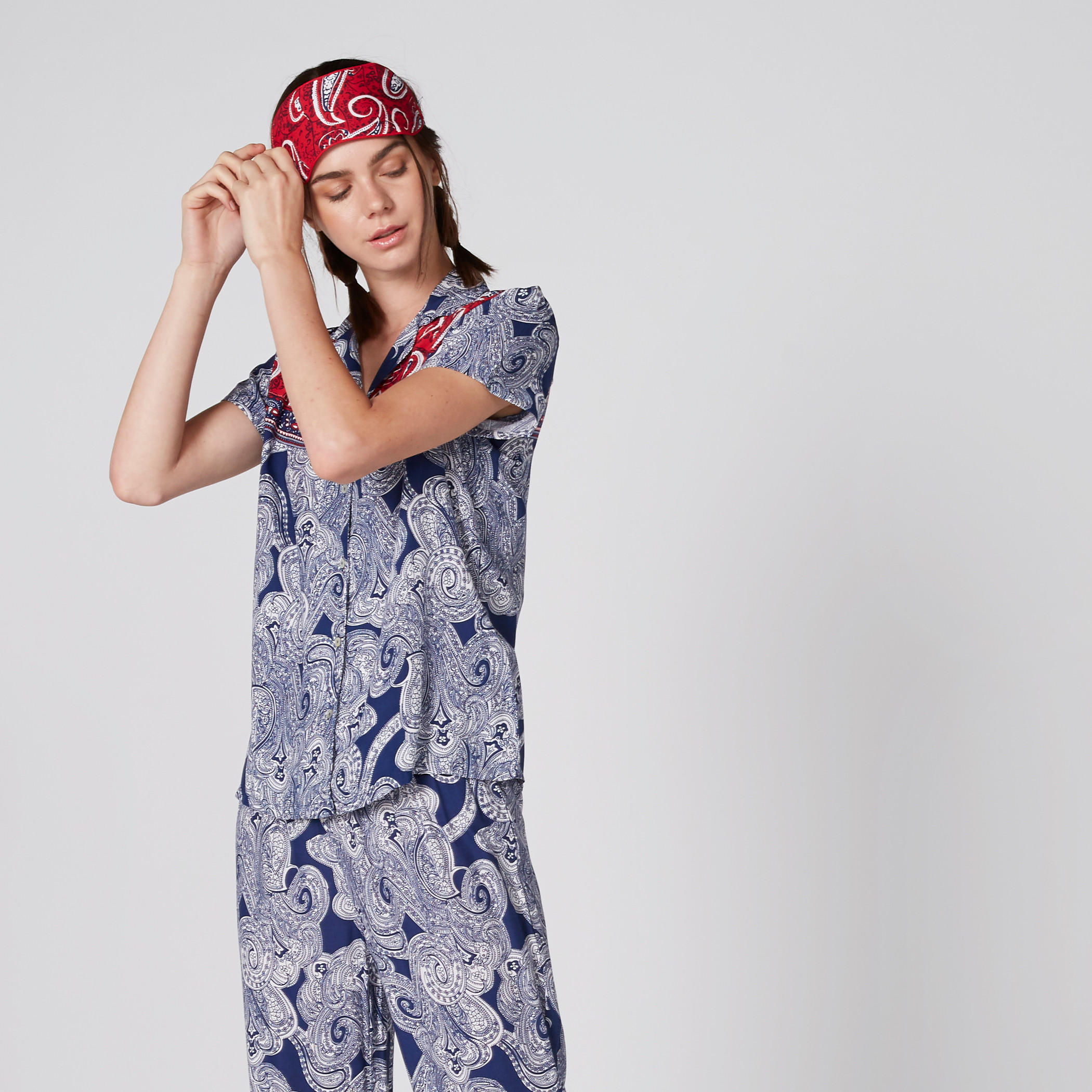 طقم بنطال بيجاما وتيشيرت بأكمام قصيرة وطبعات مع قناع للعين-women-clothing-nightwear-pyjamas-longsets-image-3