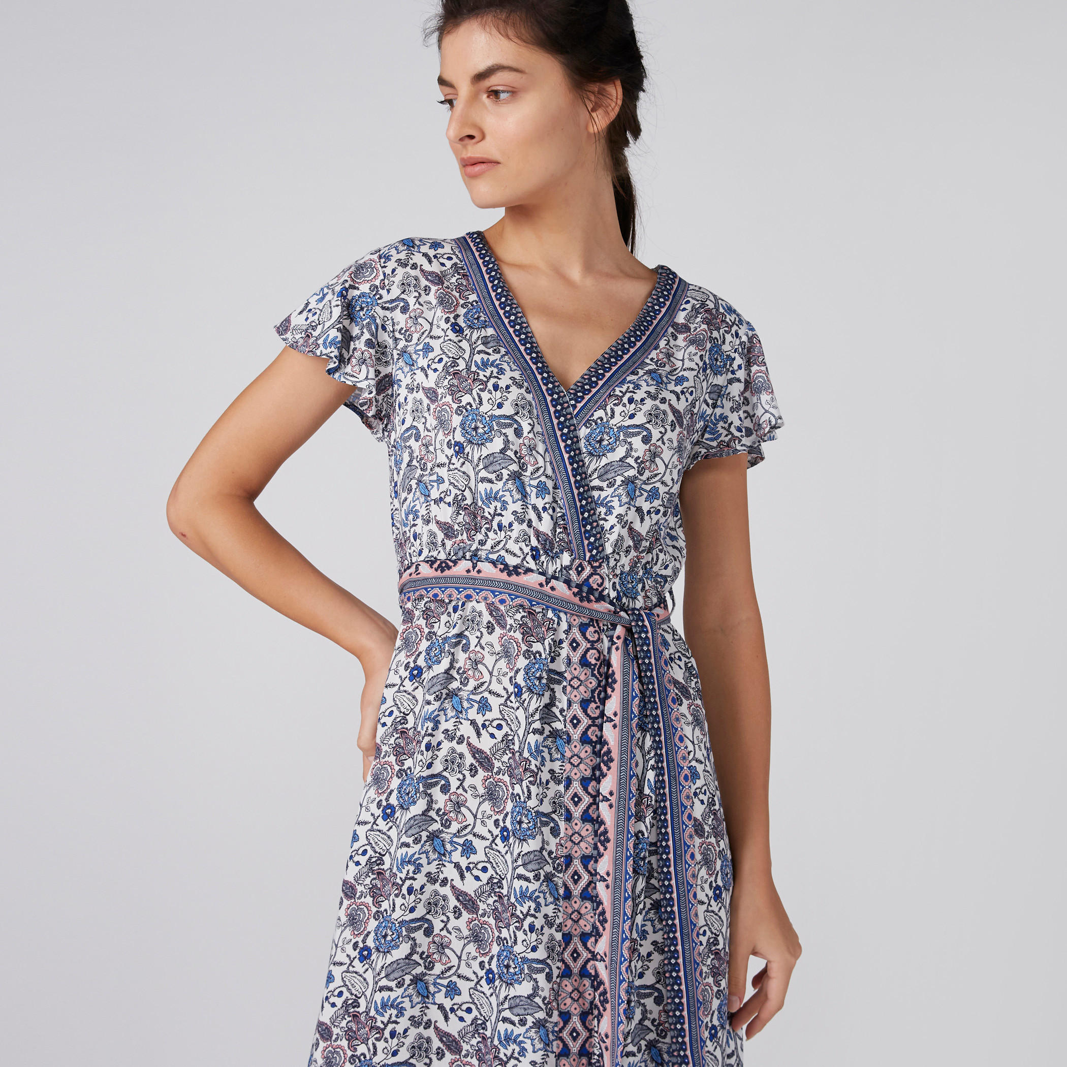 قميص نوم بياقة V وطبعات وأربطة-women-clothing-nightwear-nighties-image-1