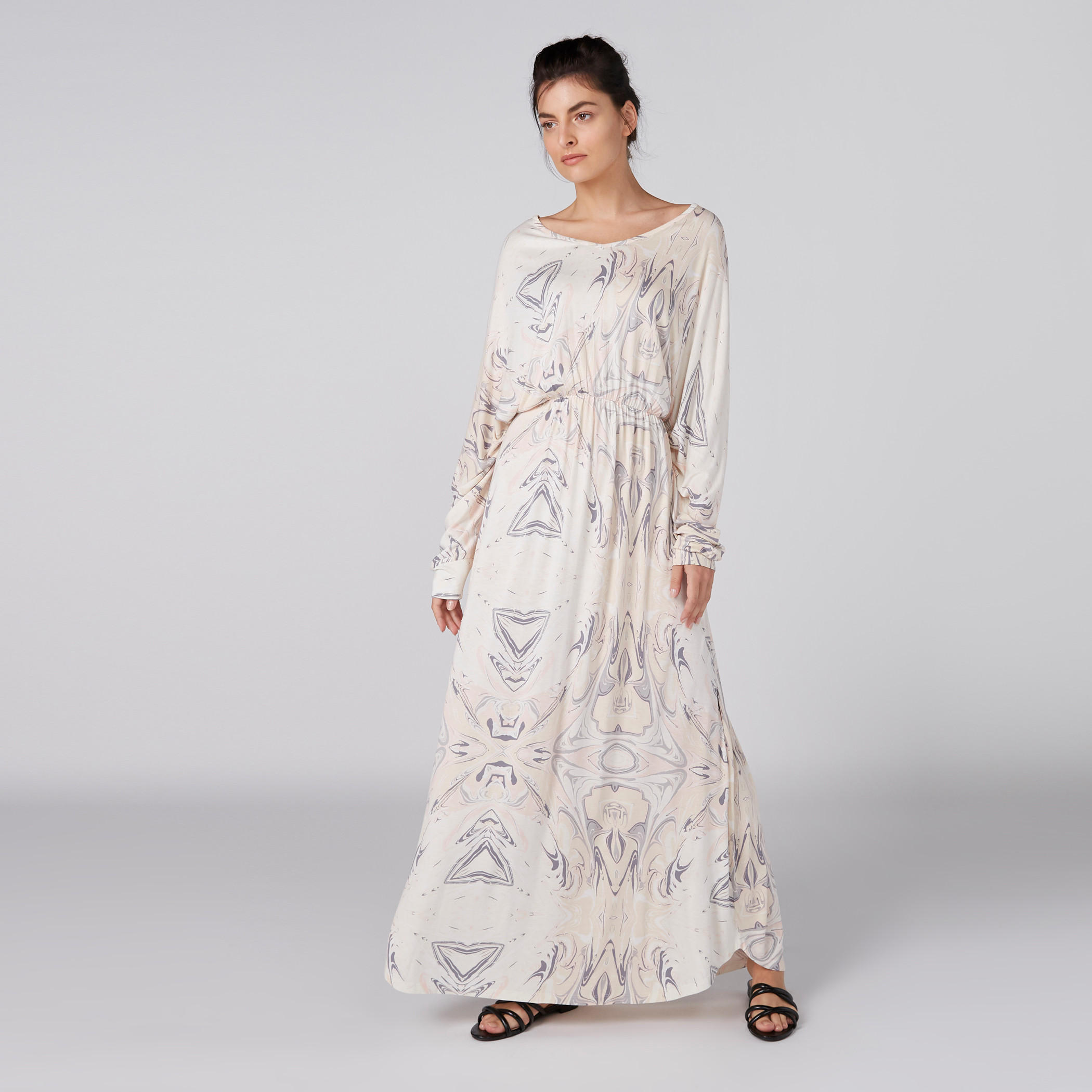 قميص نوم طويل بياقة قارب وأكمام طويلة وطبعات-women-clothing-nightwear-nighties-image-1