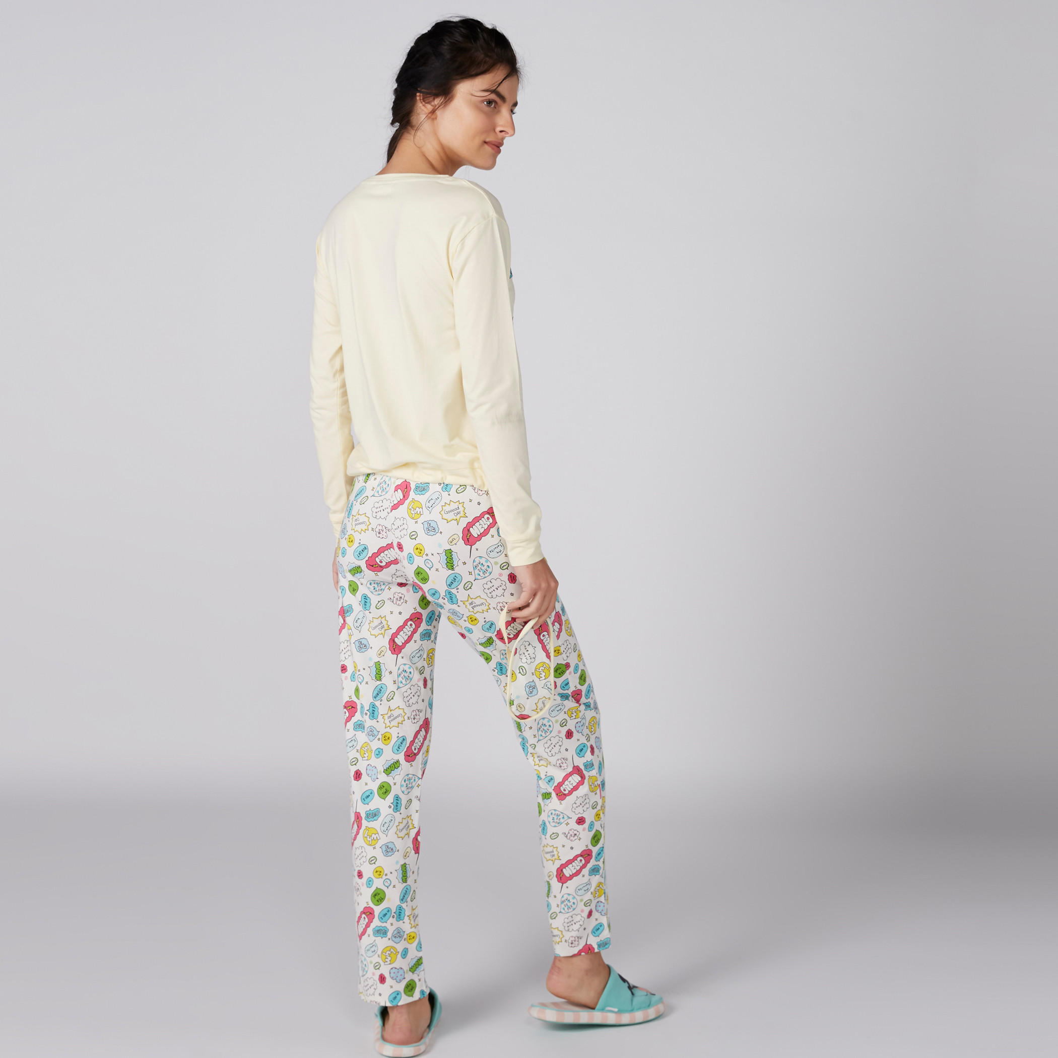 طقم بنطال بيجاما وتيشيرت بأكمام طويلة وطبعات-women-clothing-nightwear-pyjamas-longsets-image-2