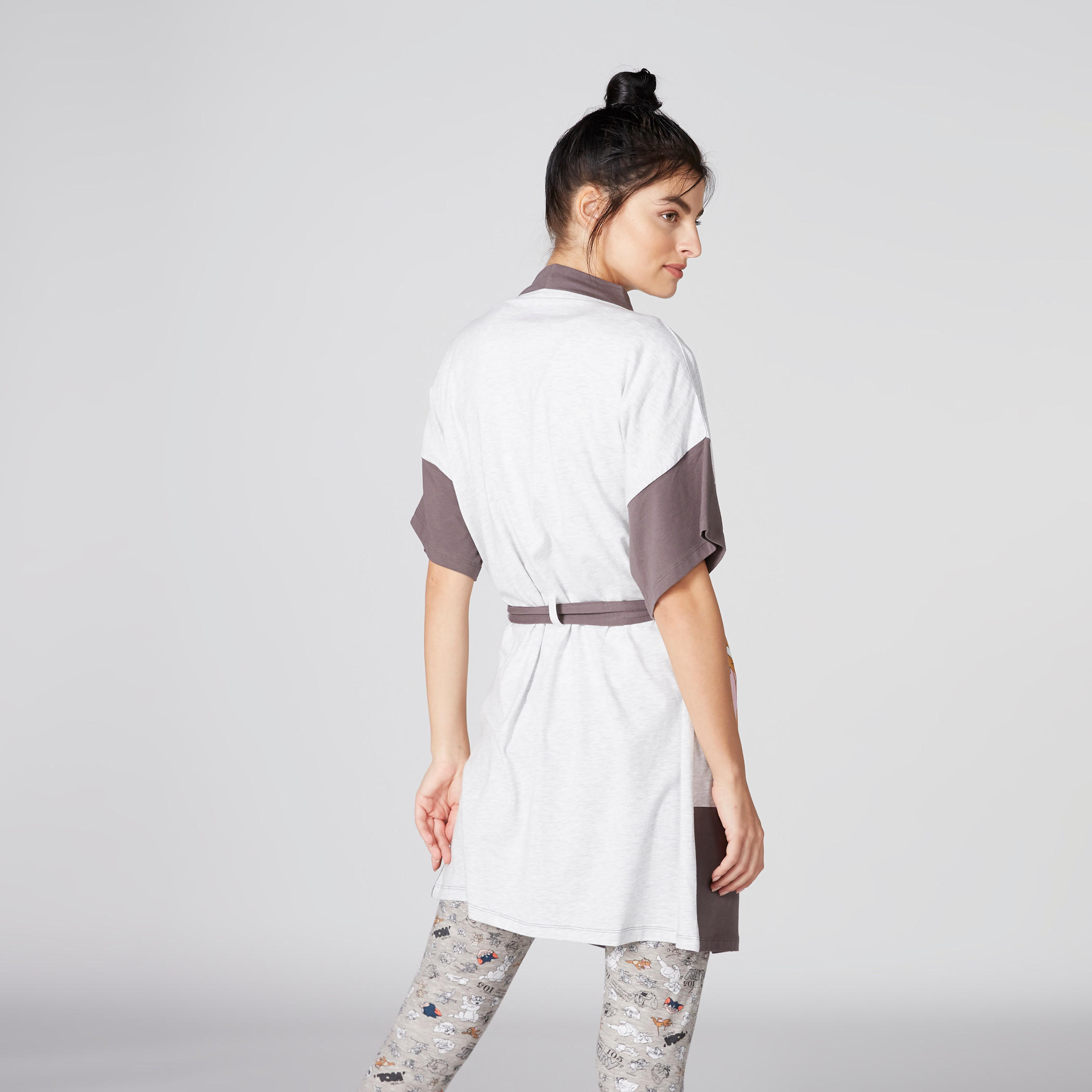 روب بأكمام قصيرة وأربطة وطبعات توم آند جيري-women-clothing-nightwear-robes-image-2