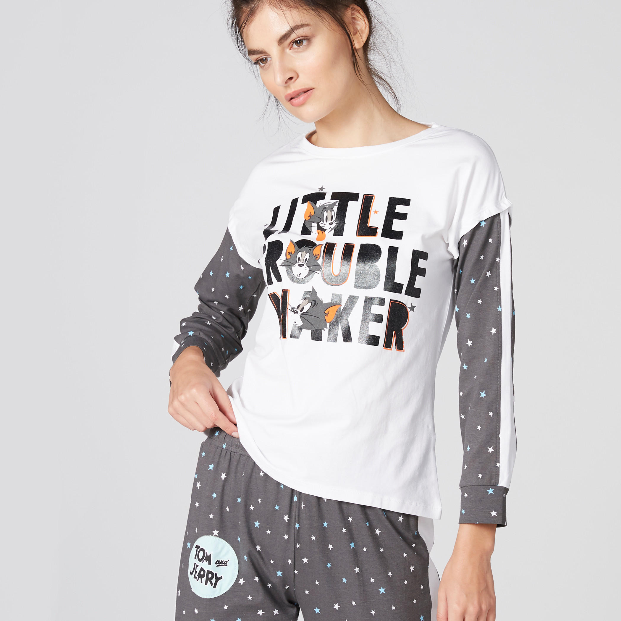 طقم بنطال بيجاما وتيشيرت بطبعات توم أند جيري-women-clothing-nightwear-pyjamas-longsets-image-4