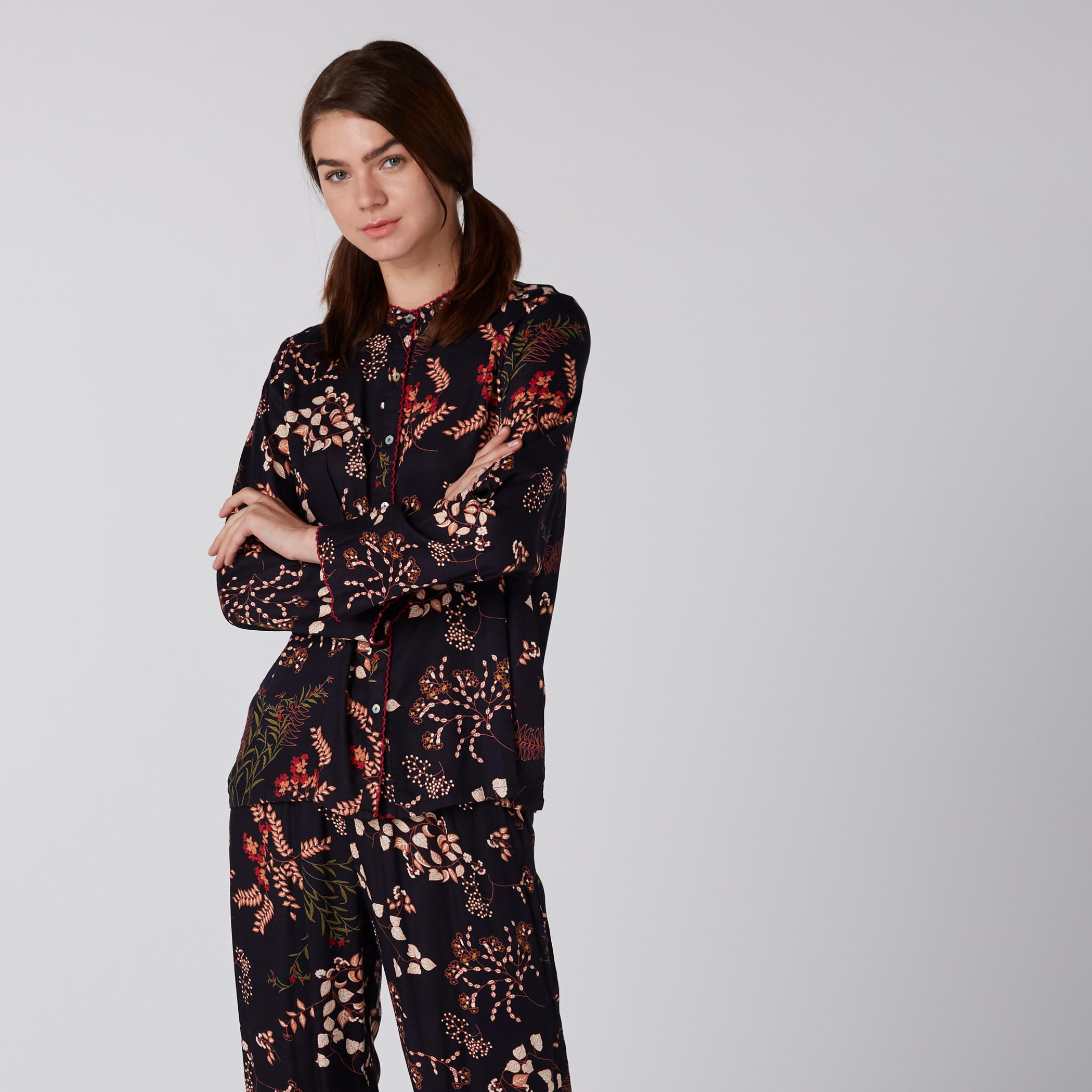بلوزة بأكمام طويلة وياقة ماندارين وطبعات مع بنطال بيجاما-women-clothing-nightwear-pyjamas-longsets-image-2