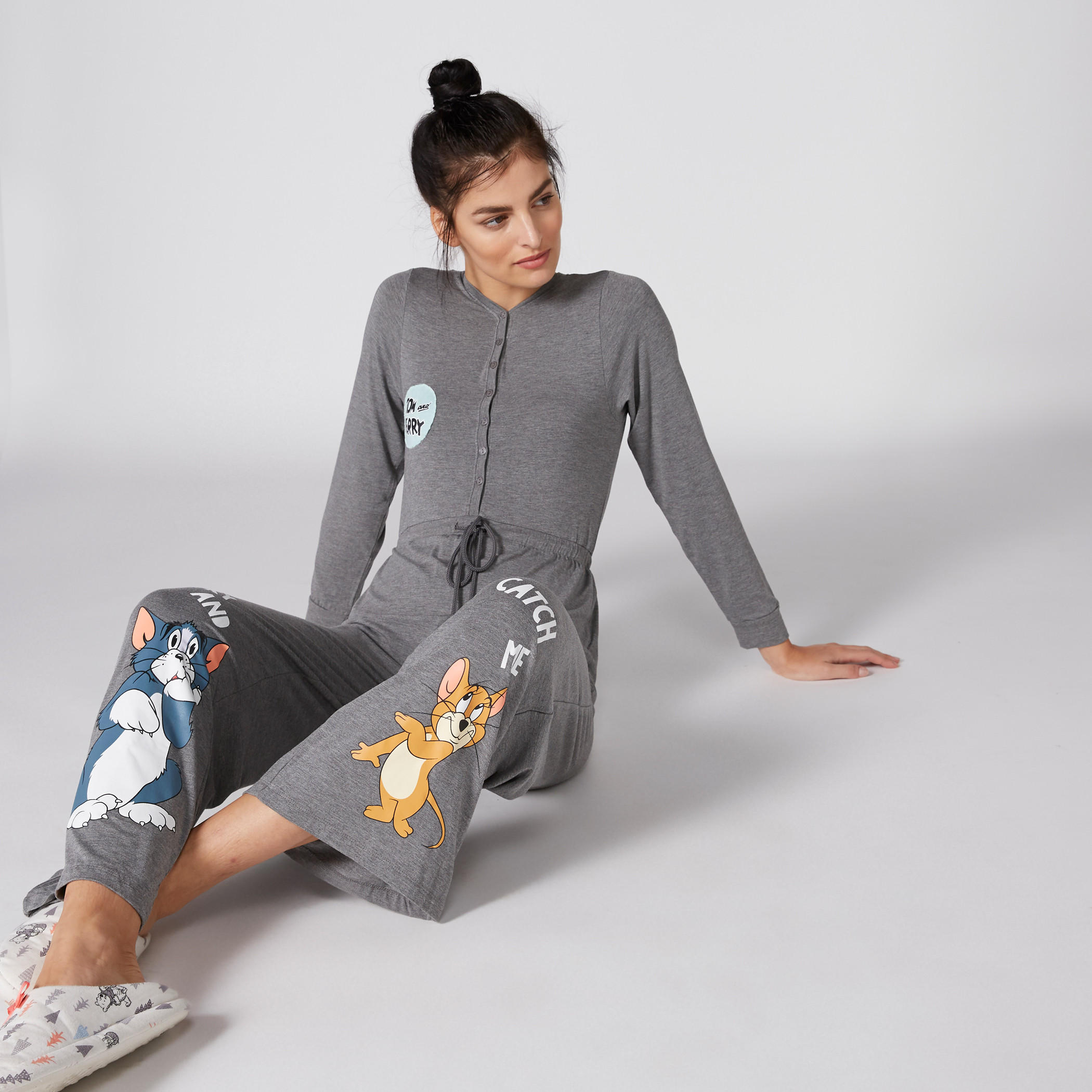 أفرول بأكمام طويلة وأربطة وطبعات توم آند جيري-women-clothing-nightwear-nighties-image-1