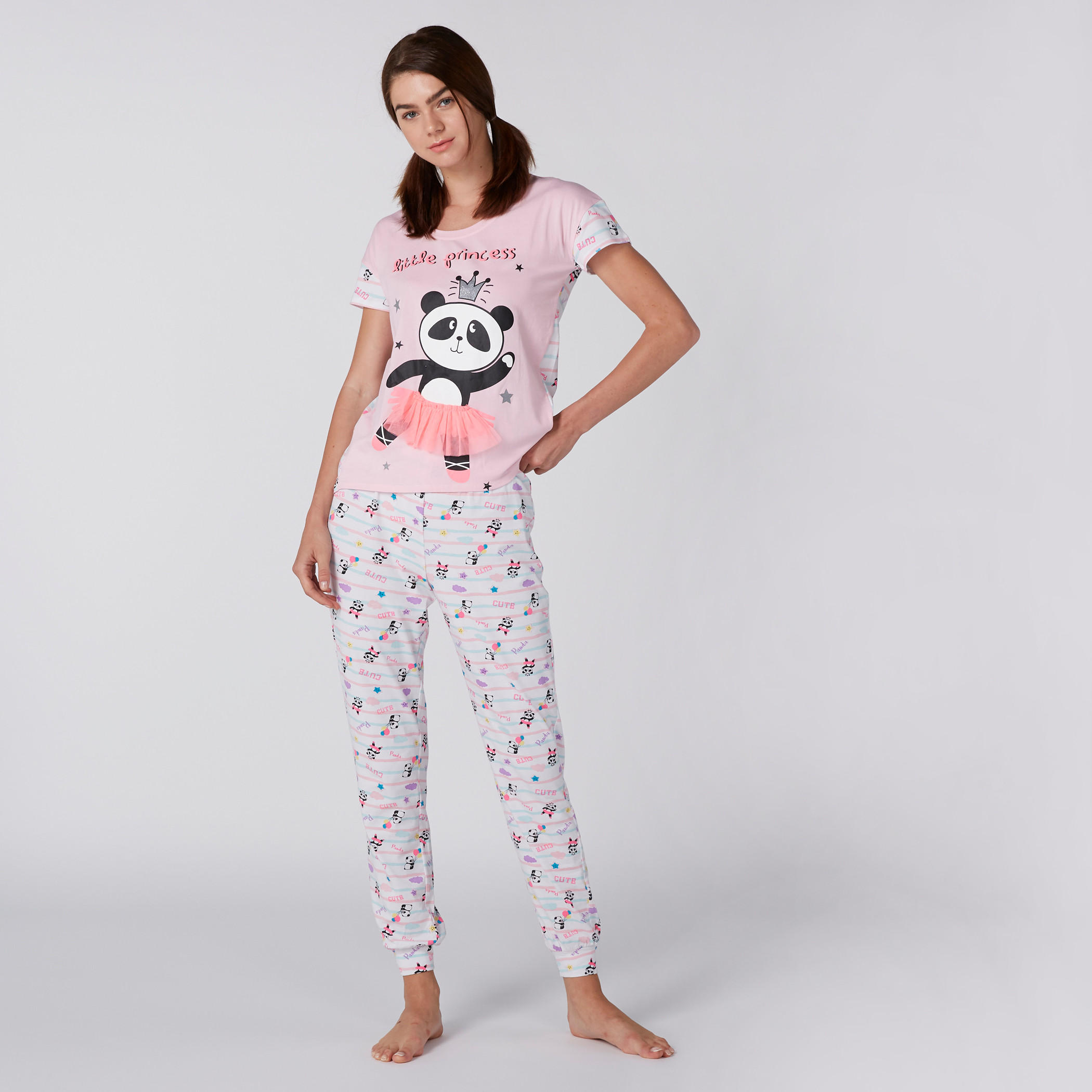 طقم بيجاما من بنطال وتيشيرت بطبعات-women-clothing-nightwear-pyjamas-longsets-image-1