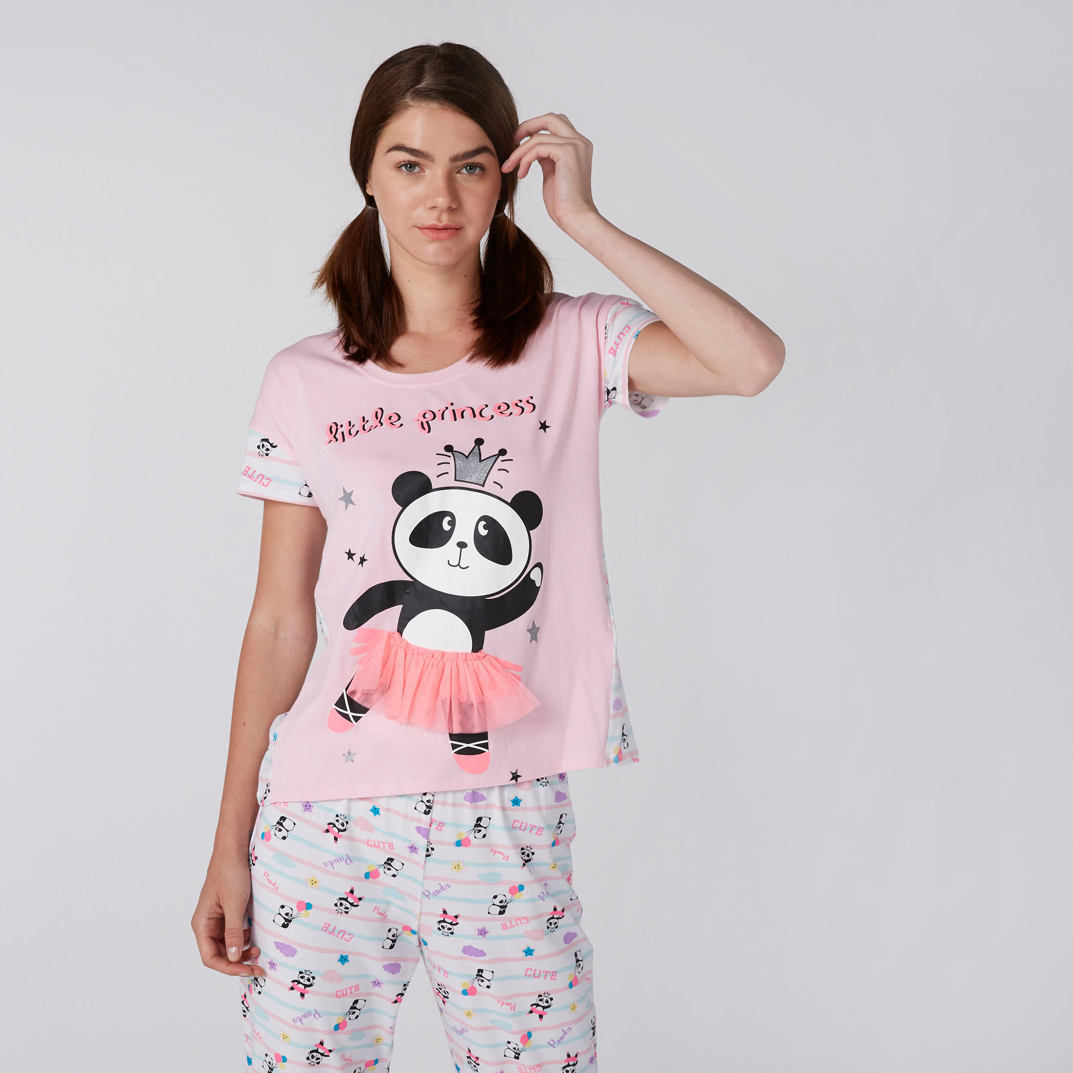 طقم بيجاما من بنطال وتيشيرت بطبعات-women-clothing-nightwear-pyjamas-longsets-image-2