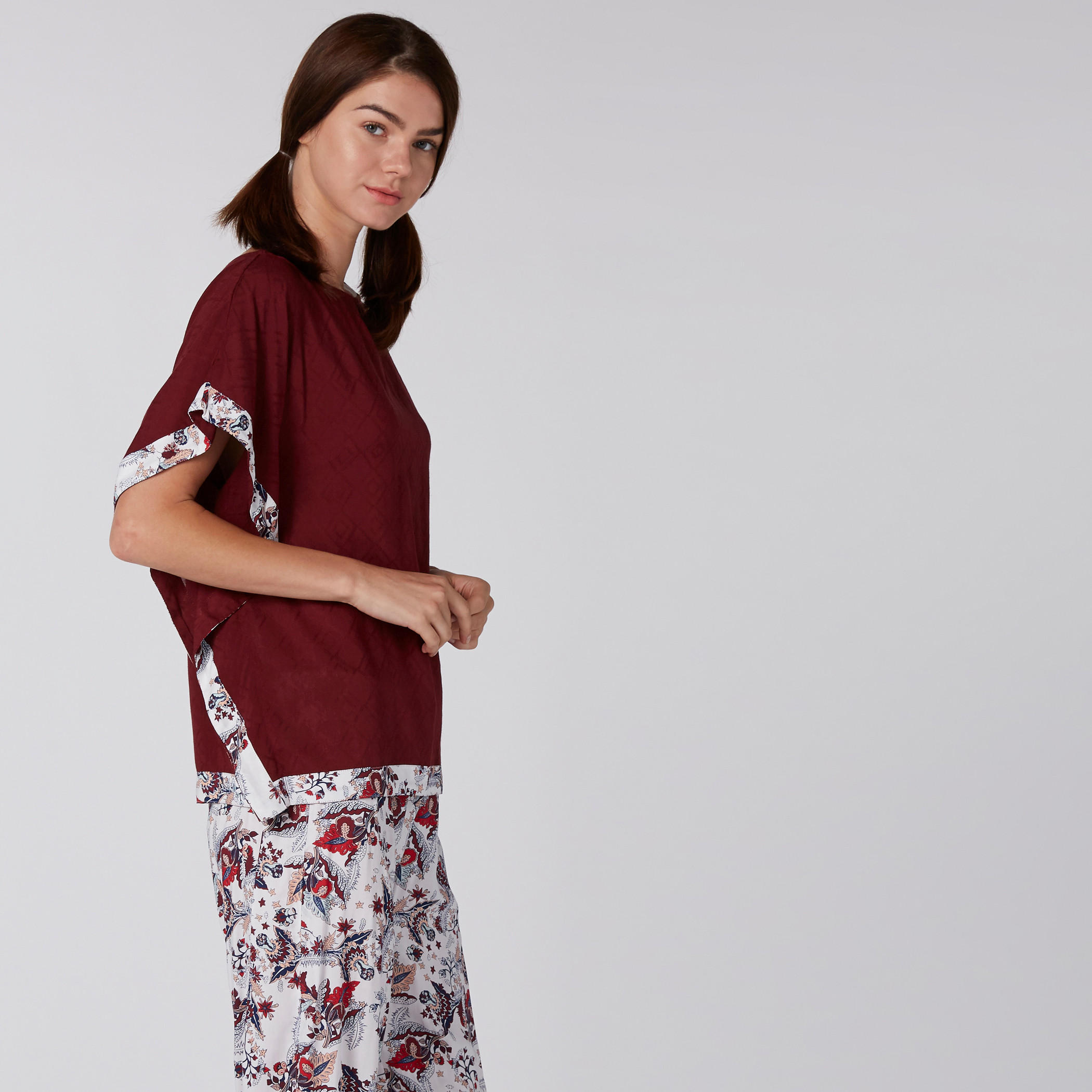 طقم بيجاما وبلوزة بطبعات-women-clothing-nightwear-pyjamas-longsets-image-4