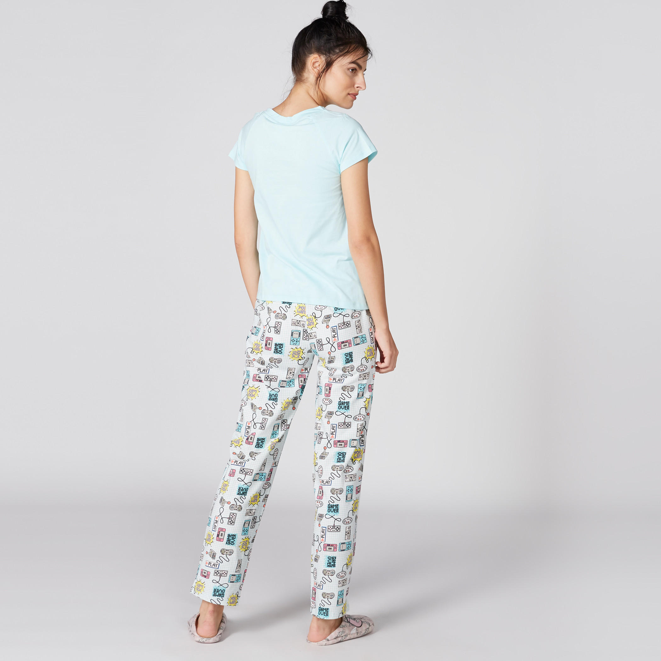 طقم بنطال بيجاما وتيشيرت بطبعات-women-clothing-nightwear-pyjamas-longsets-image-2