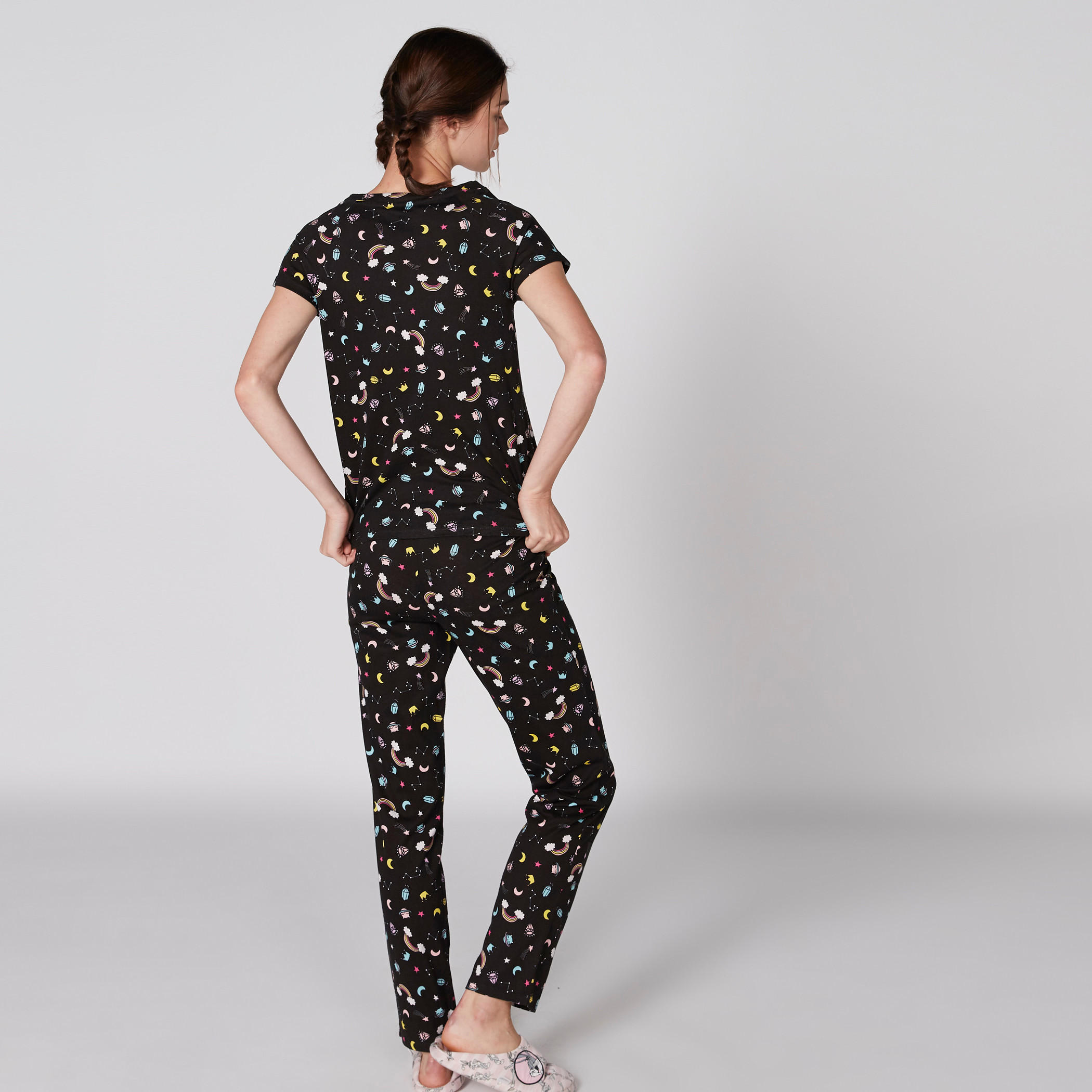طقم بنطال بيجاما وتيشيرت بطبعات-women-clothing-nightwear-pyjamas-longsets-image-2