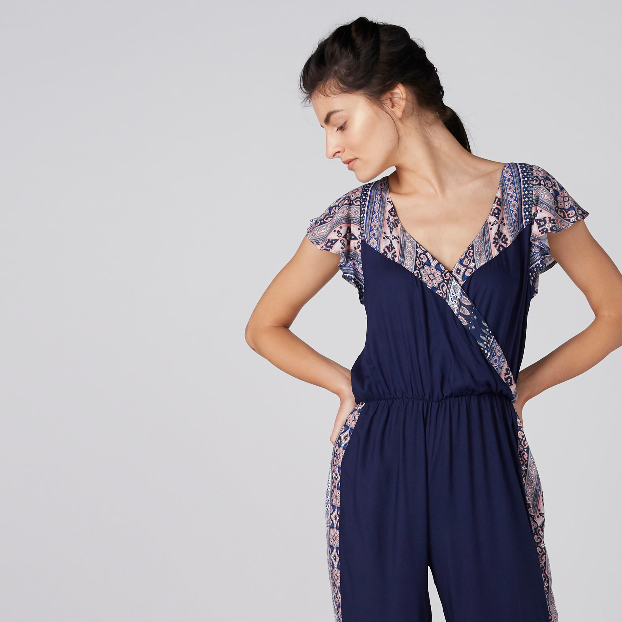 أفرول بياقة V وأكمام واسعة وطبعات-women-clothing-nightwear-nighties-image-3