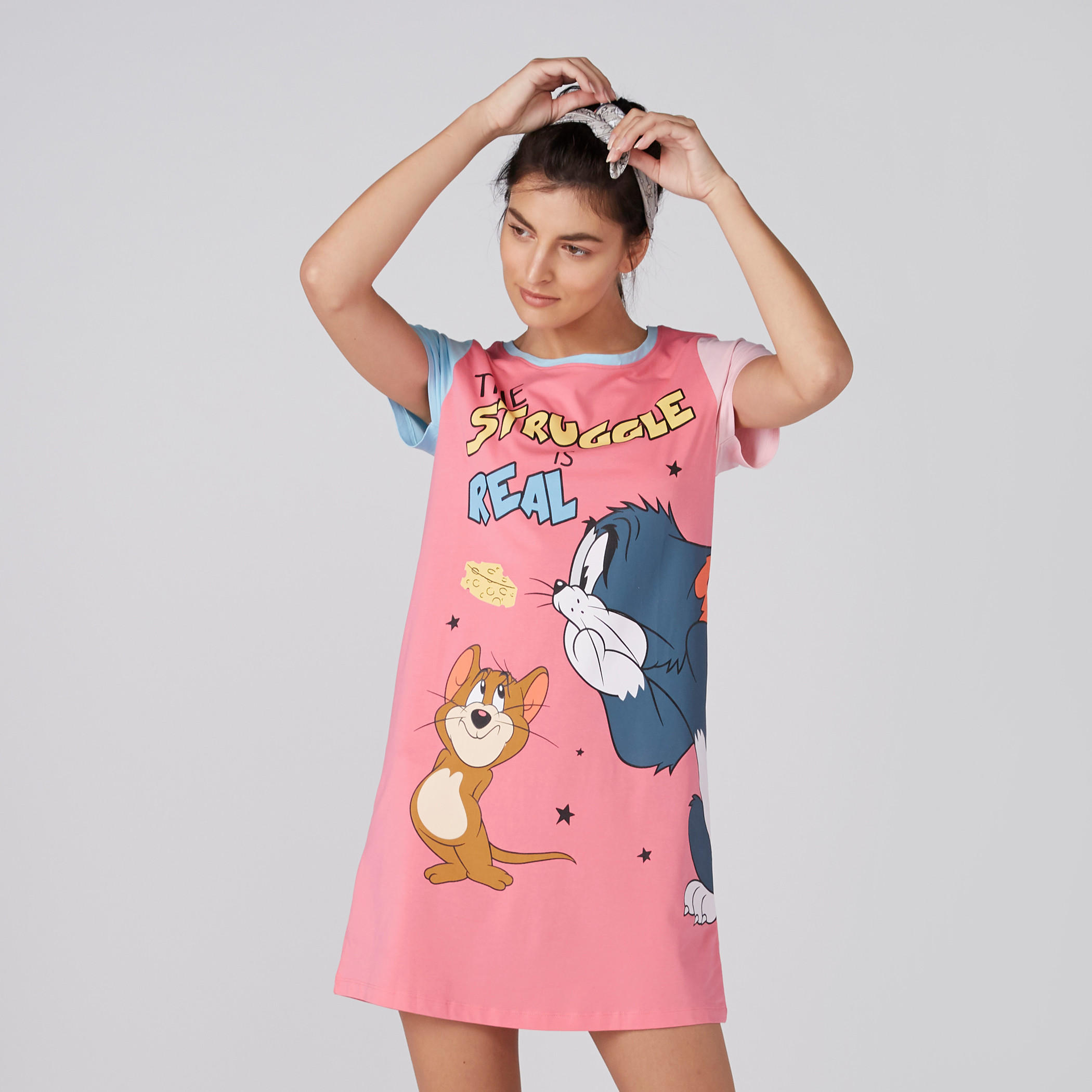 تيشيرت بياقة مستديرة وأكمام قصيرة وطبعات توم آند جيري-women-clothing-nightwear-nighties-image-1